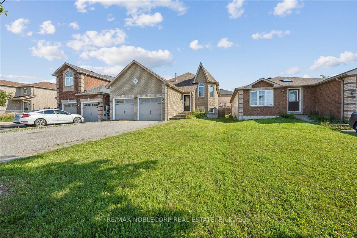 210 Dunsmore Lane Main #Main, Barrie — Detached for lease, photo 1