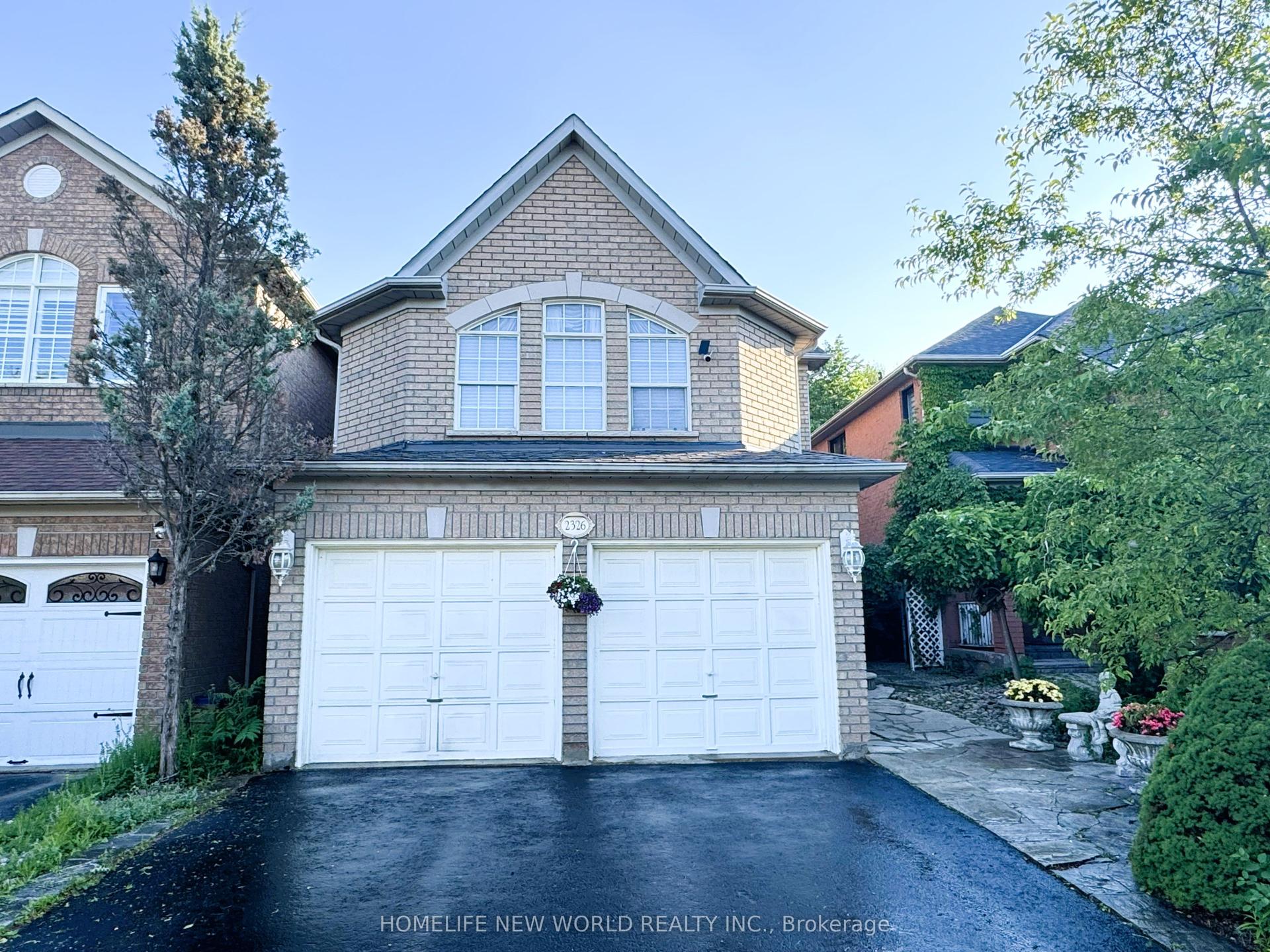2326 Yorktown Circle — photo 1