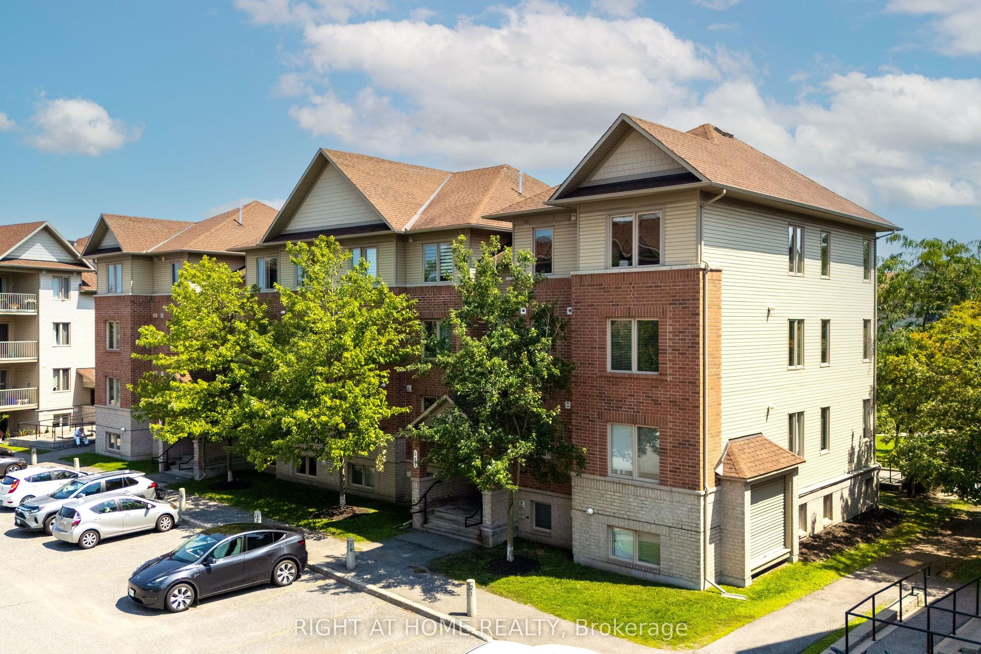 585 Stonefield Private 8 #8, Barrhaven — Condo for lease, photo 1