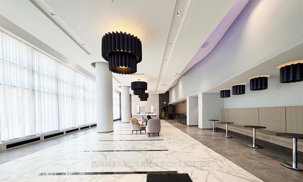 105 Oneida Crescent 1203 #1203 — photo 1