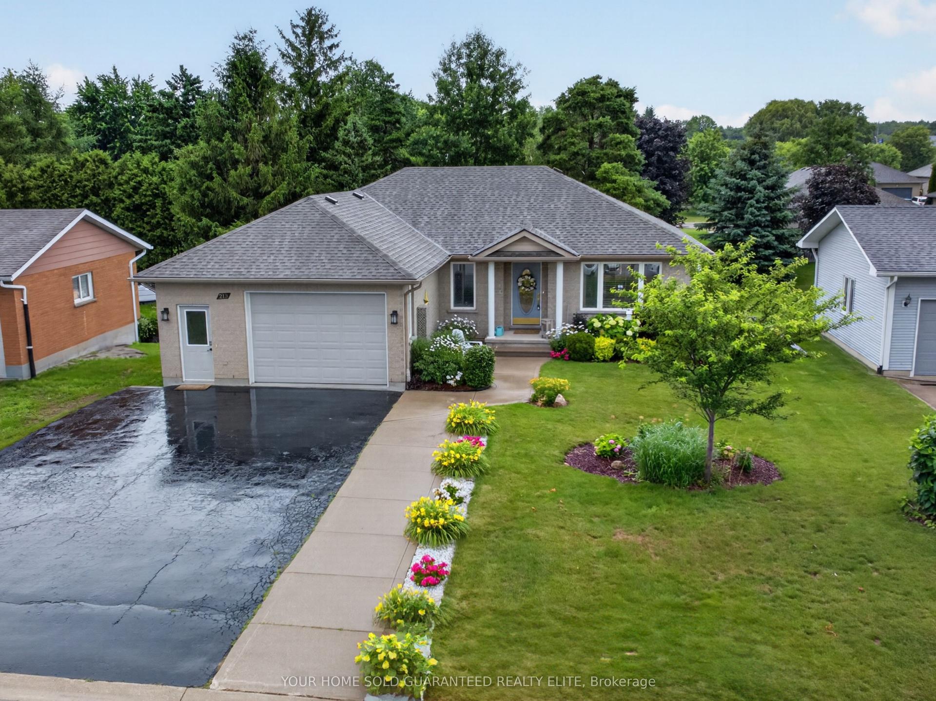213 Margaret Street S, Minto — Detached for sale, photo 1
