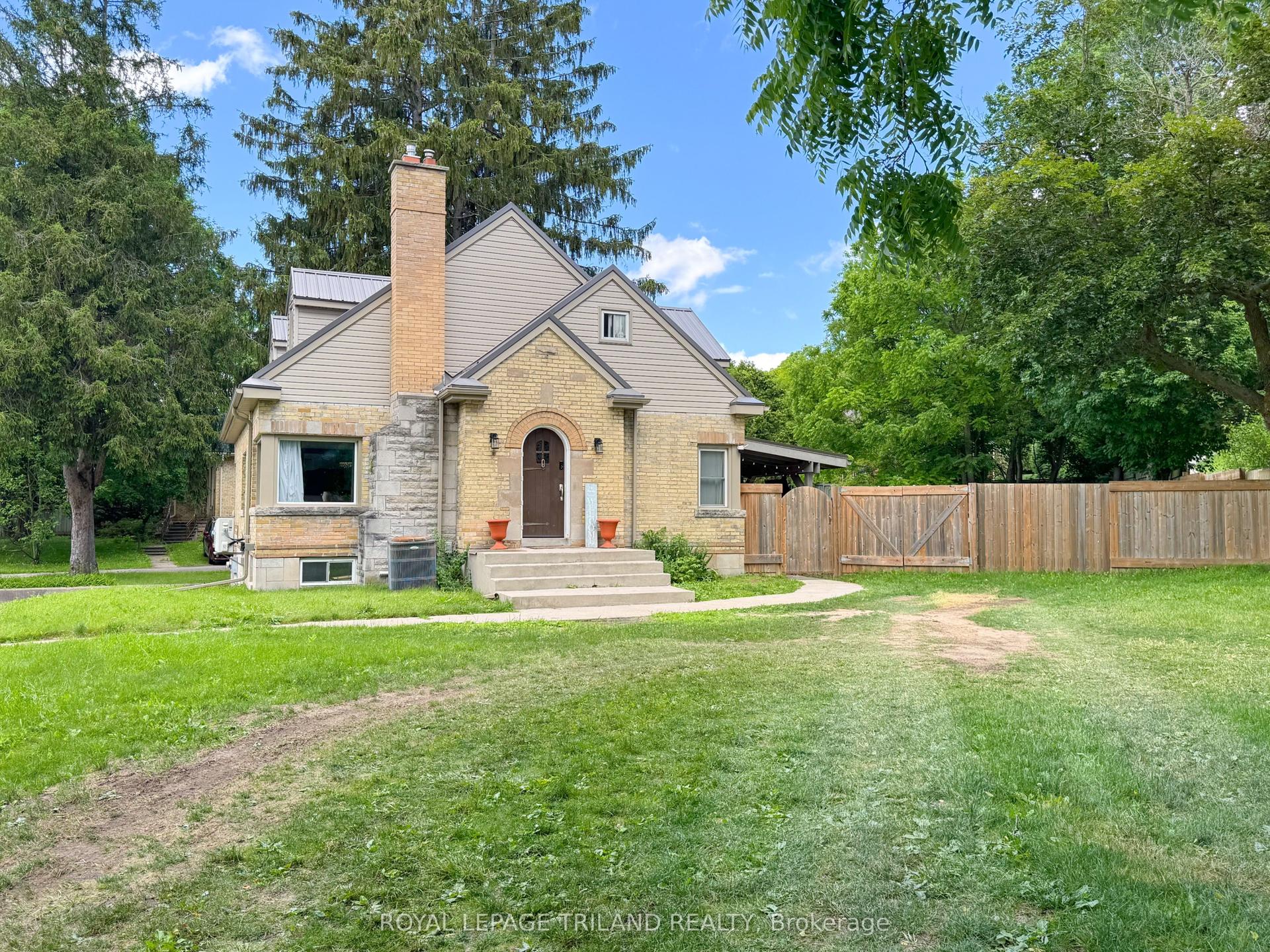 100 SUNSET Drive — photo 1