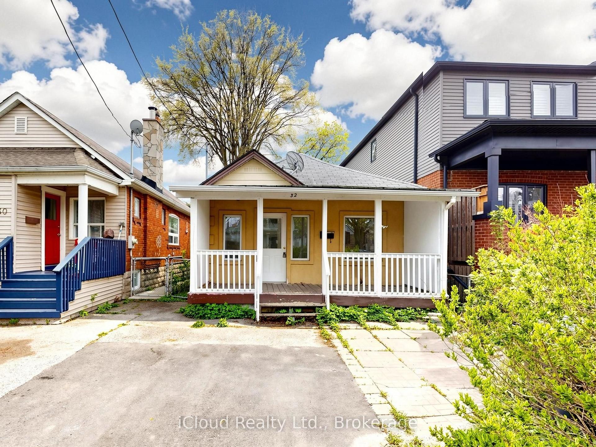 32 Seventeenth Street, Toronto — Detached for sale, photo 1