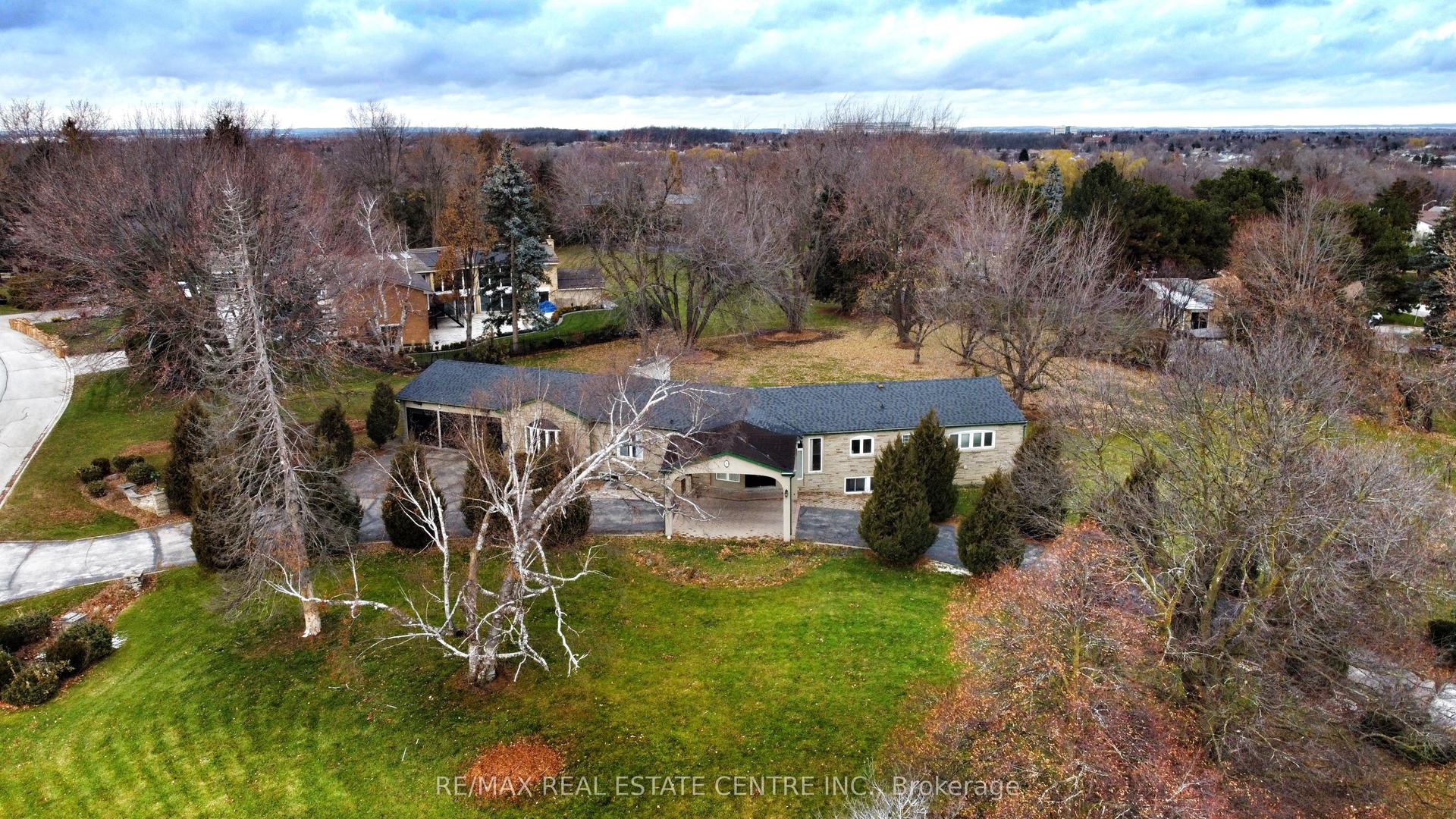 20 Crescent Hill Drive N, Brampton — Detached for sale, photo 1