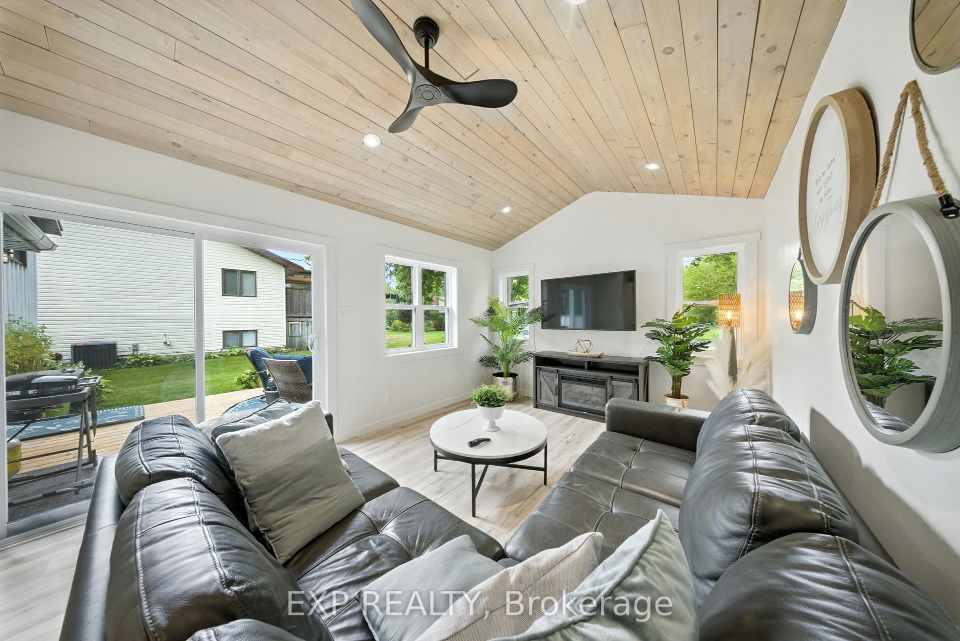 92 Mary Street — photo 1