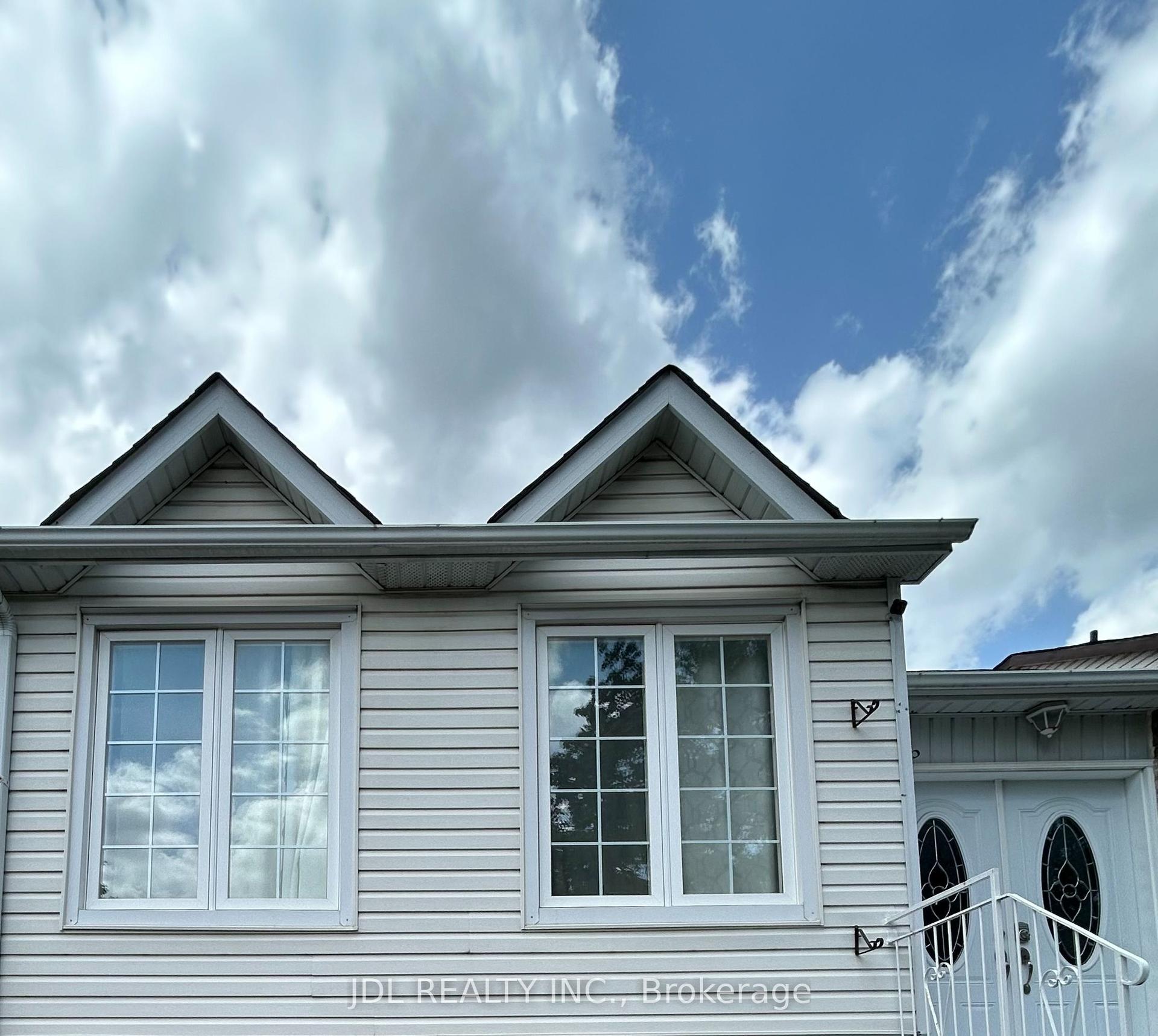 44 Glencoyne Cres Crescent Two-Bedroom Bsmt #Two-Bedroom Bsmt, Toronto — Detached for lease, photo 1