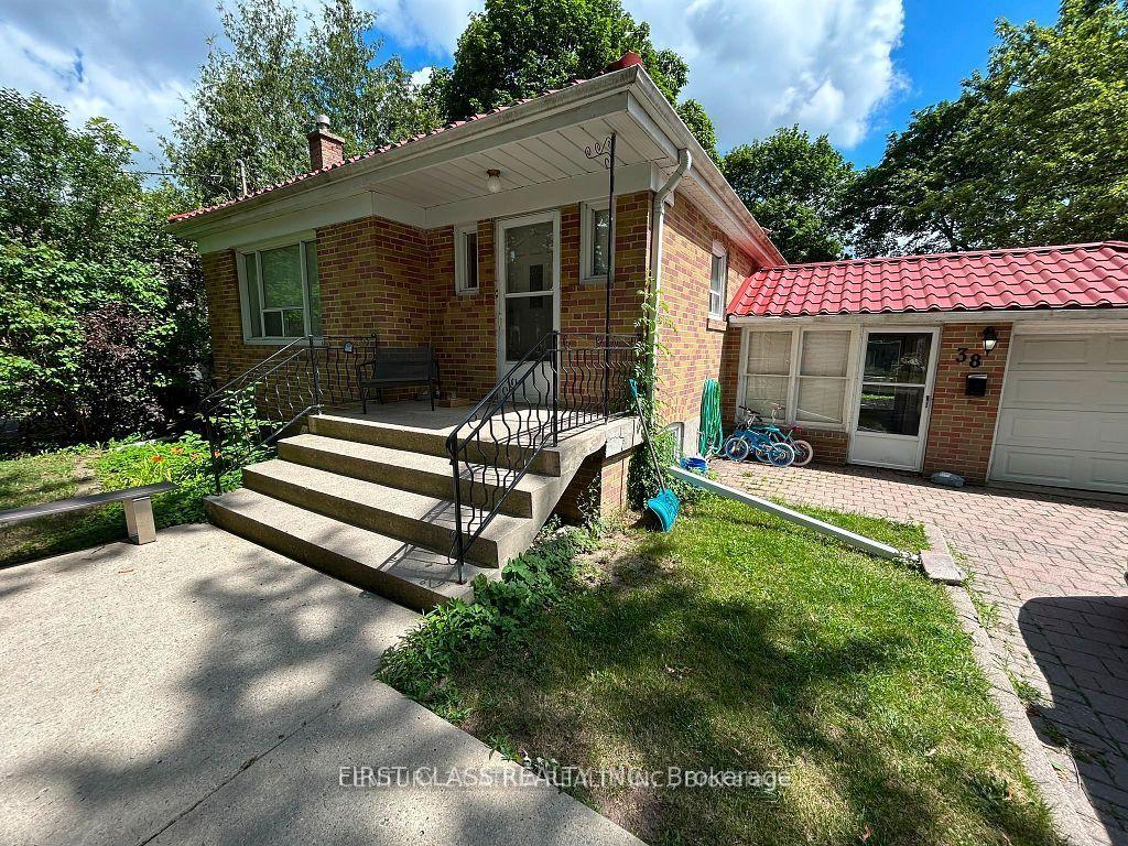 38 Harding Boulevard Main #Main, Richmond Hill — Detached for lease, photo 1