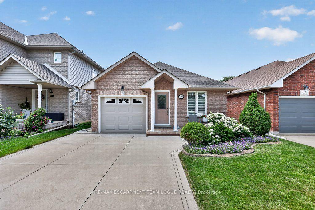 1320 Burkholder Drive, Burlington — Detached for sale, photo 1