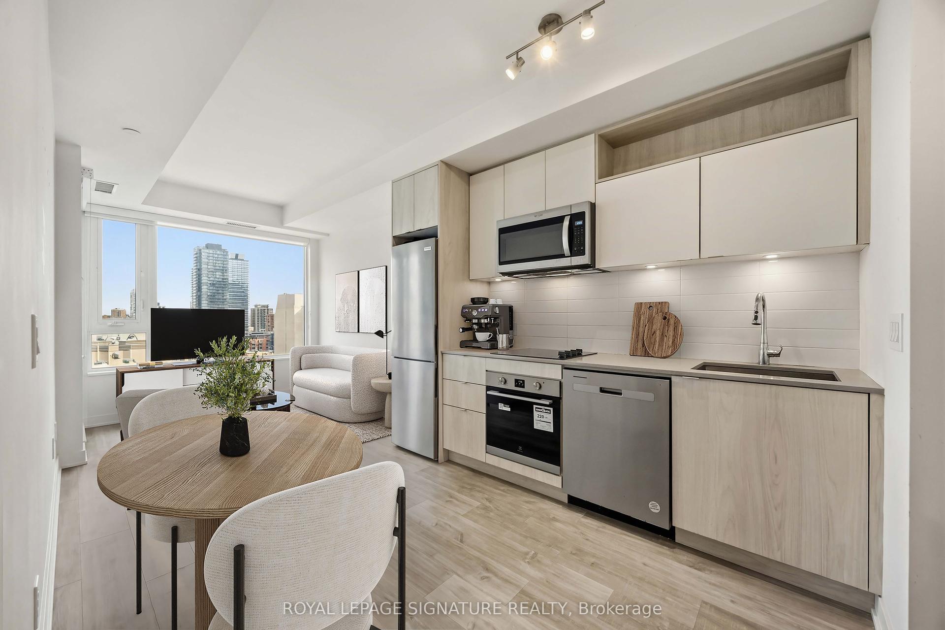 60 Princess Street 913 #913 — photo 1