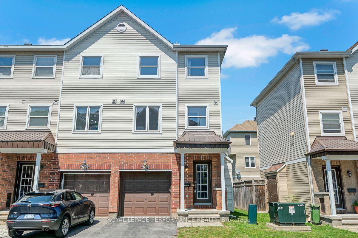 759 Sanibel Private, Bells Corners and South to Fallowfield — Townhouse for sale, photo 1