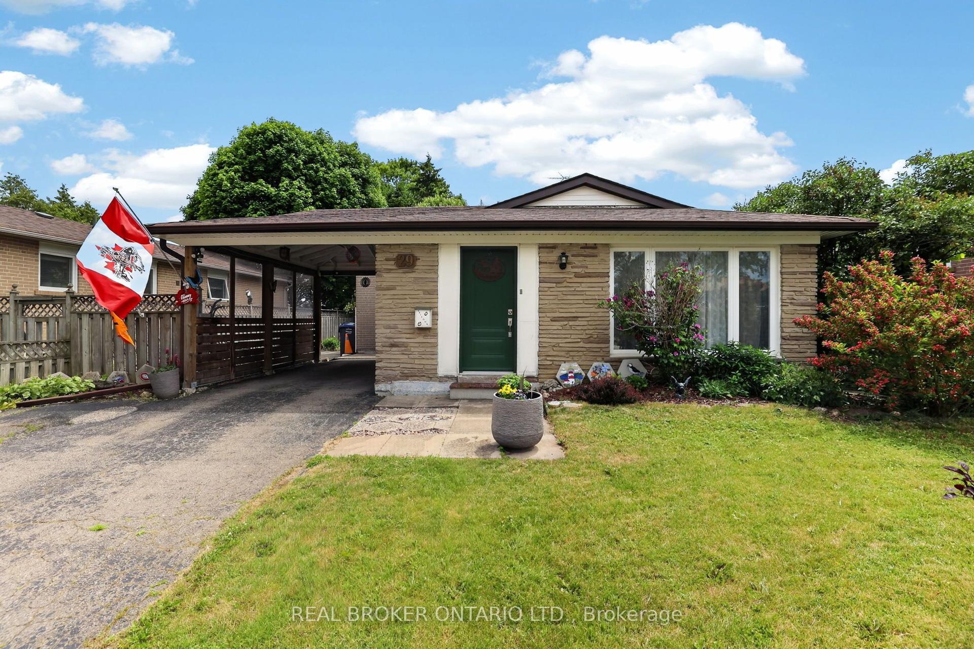 29 Northwood Drive — photo 1