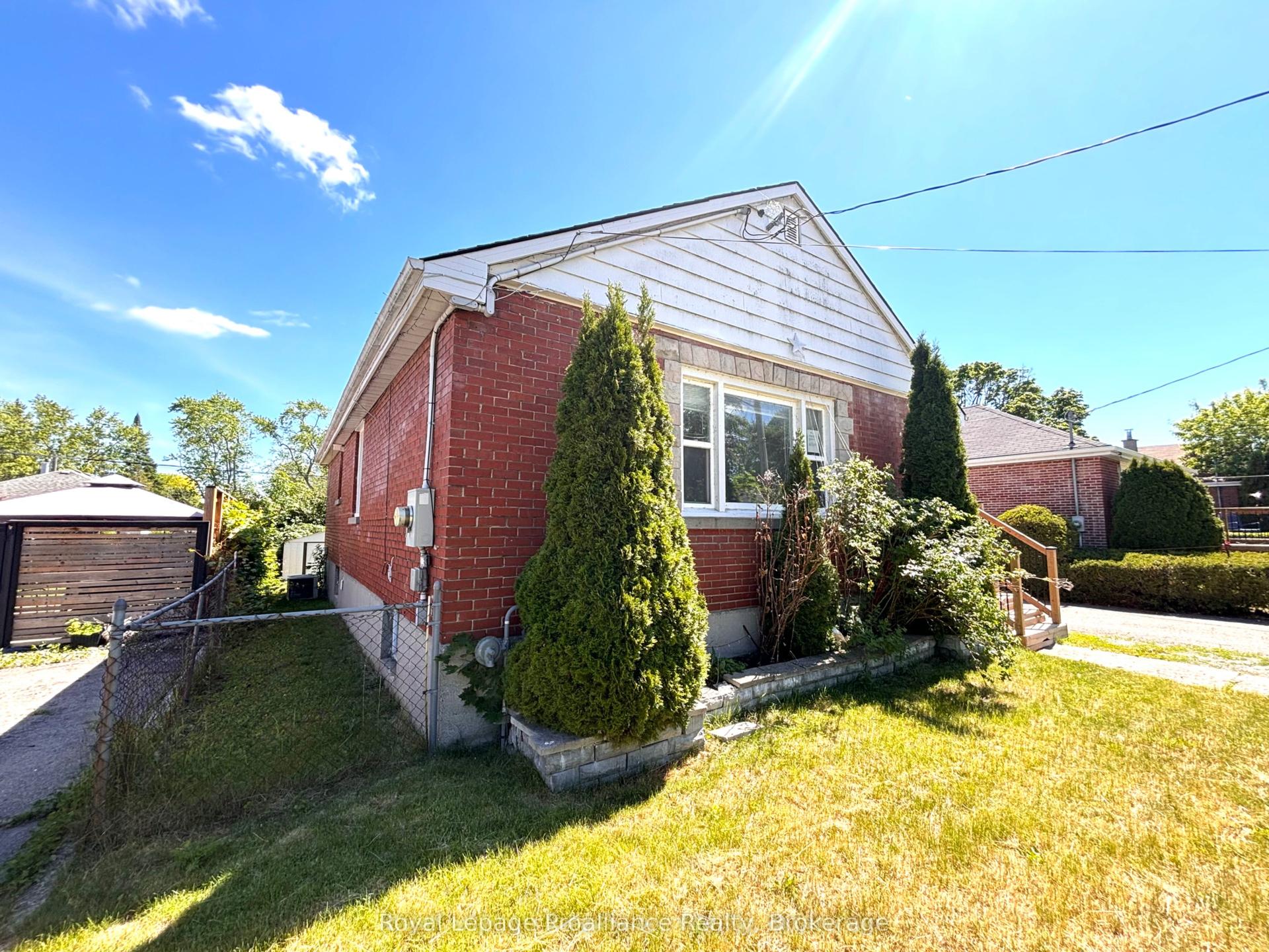 355 Bridge Street E — photo 1