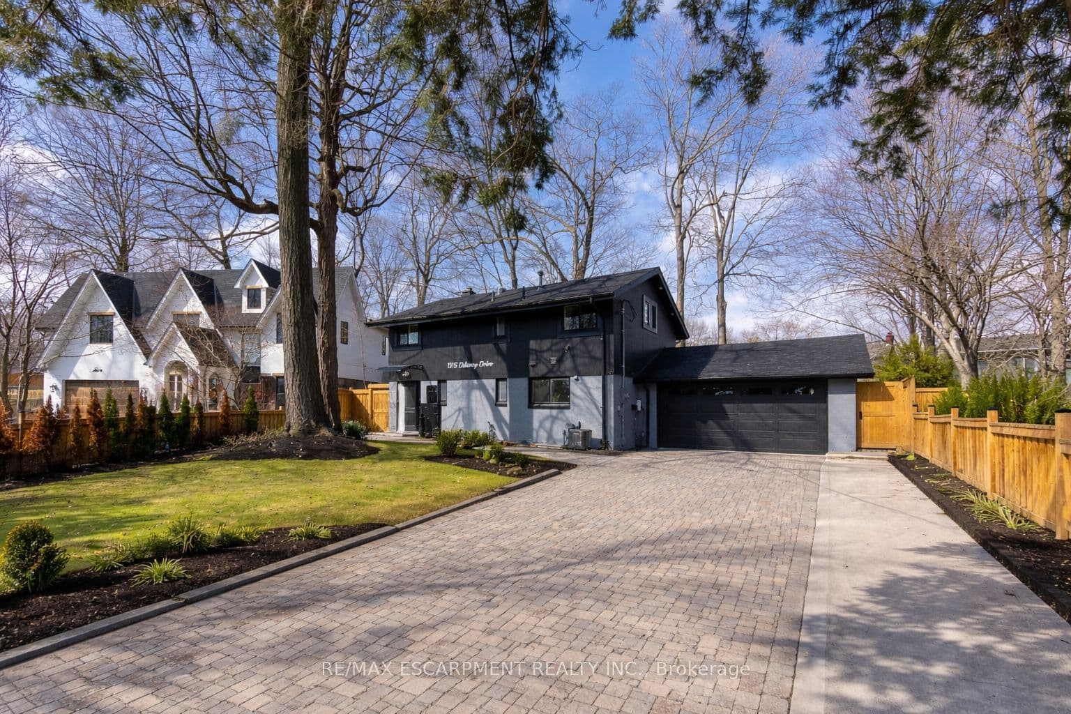 1915 Delaney Drive — photo 1