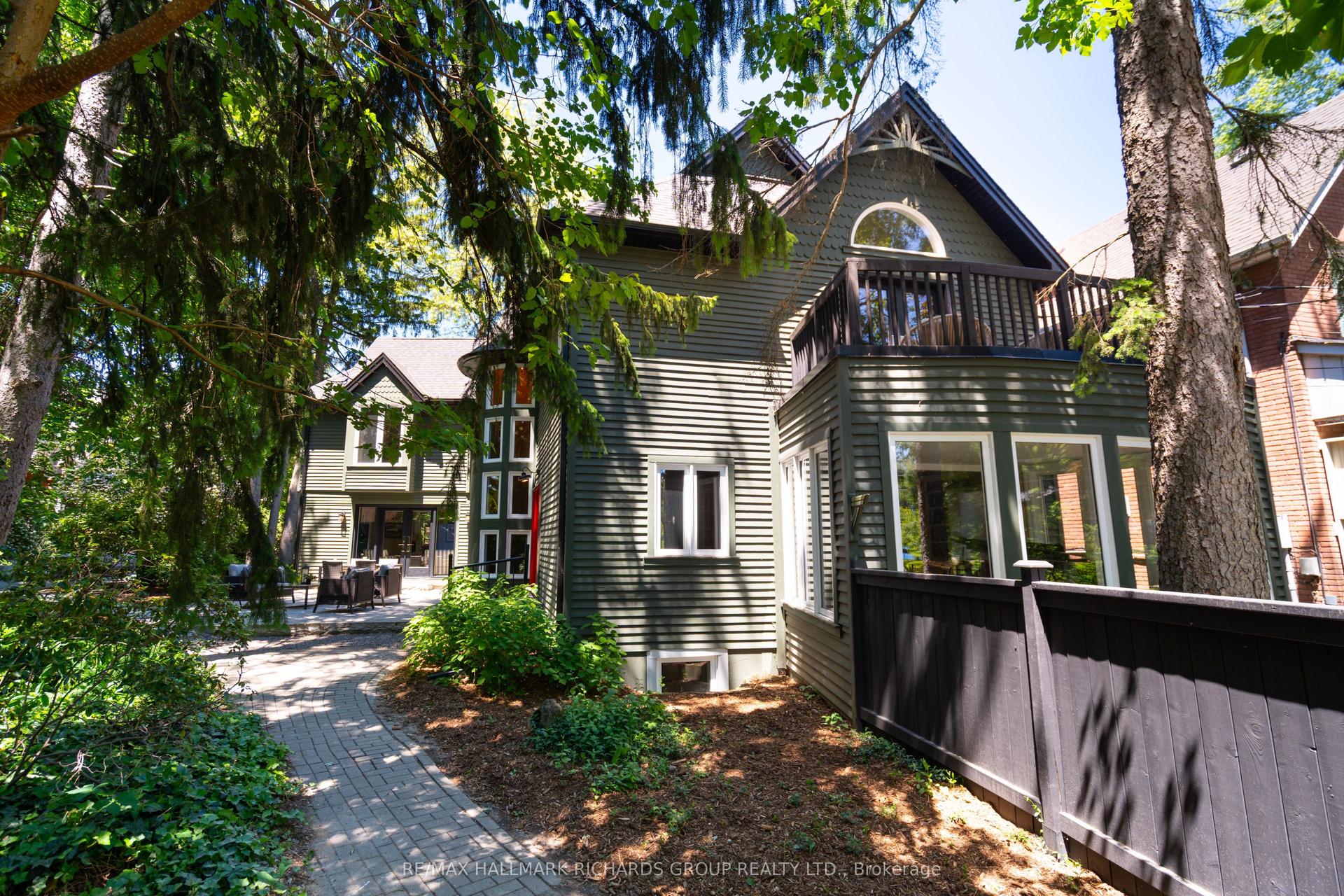 10 Springbank Avenue — photo 1