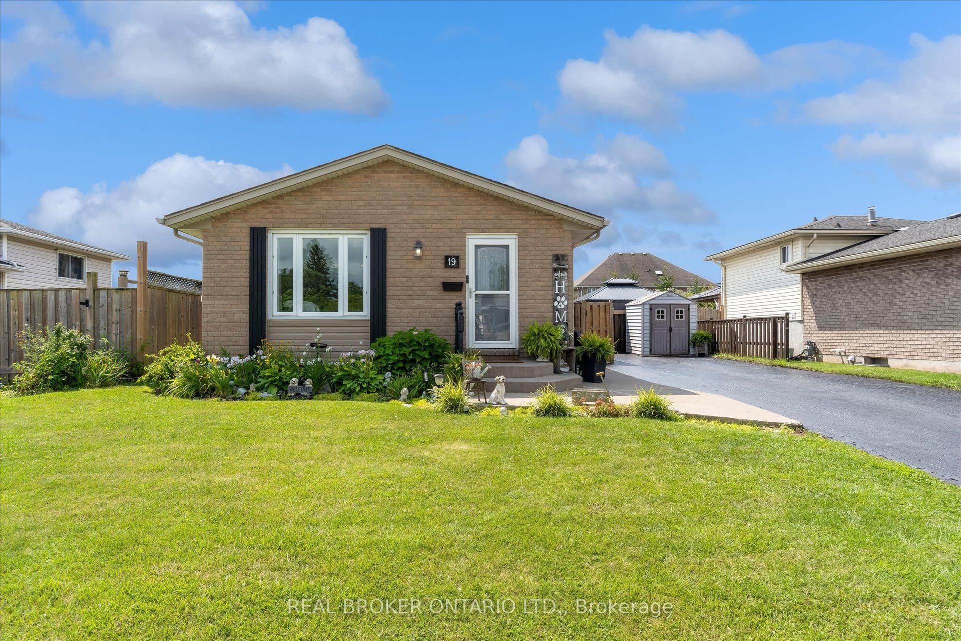 19 Acadia Drive, Welland — Detached for sale, photo 1
