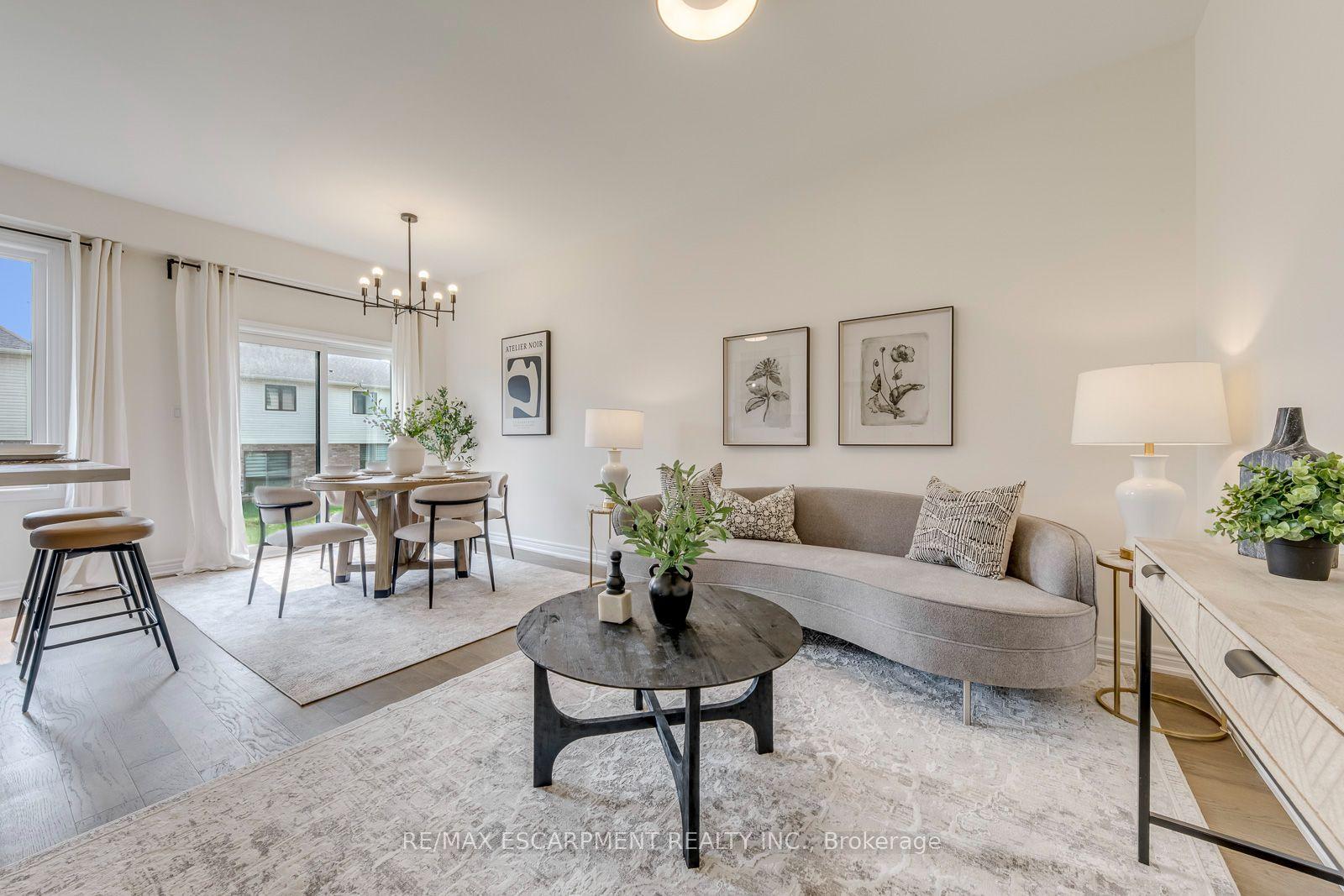 27 Mia Drive, Hamilton — Townhouse for sale, photo 1