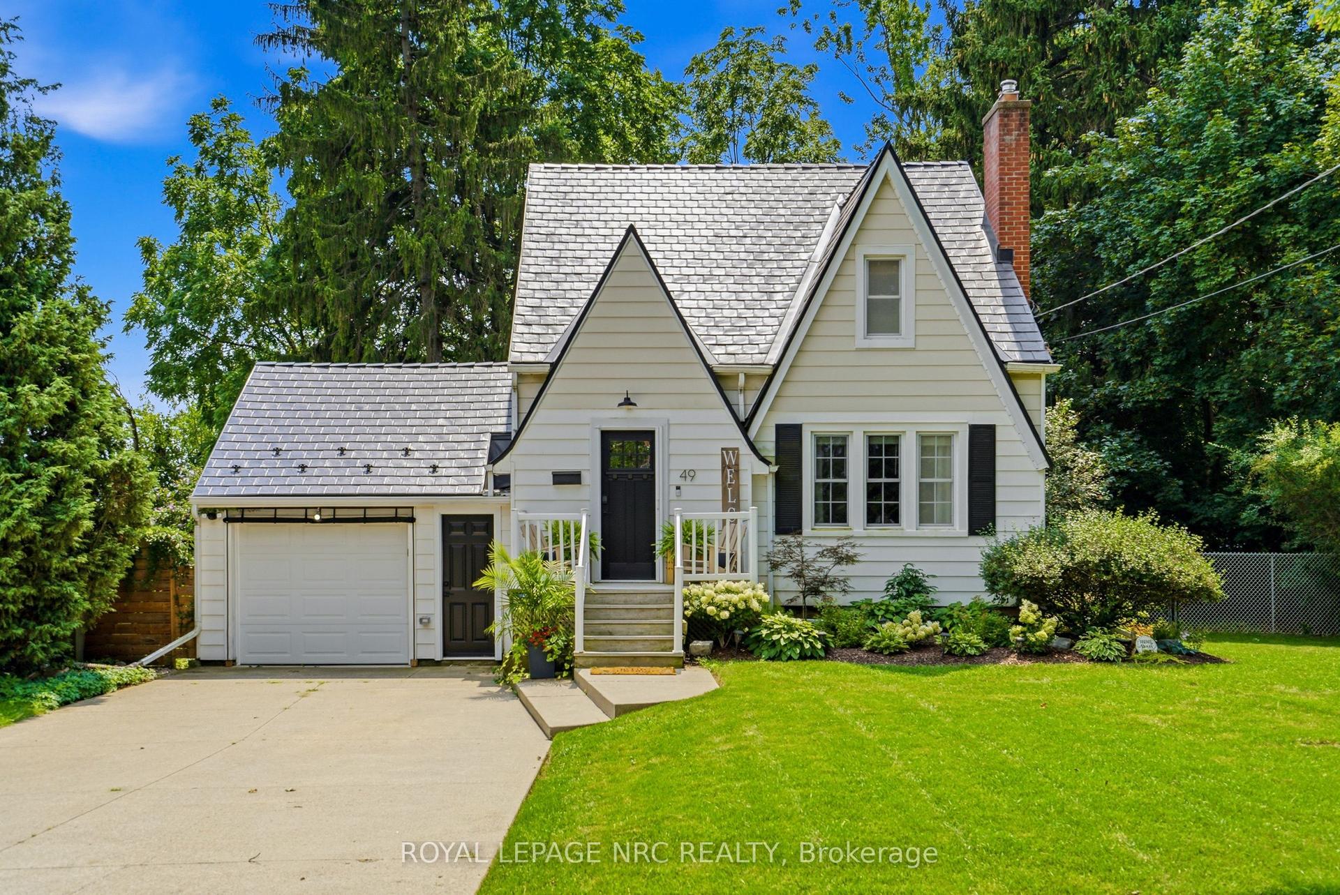 49 Smith Street, Welland — Detached for sale, photo 1