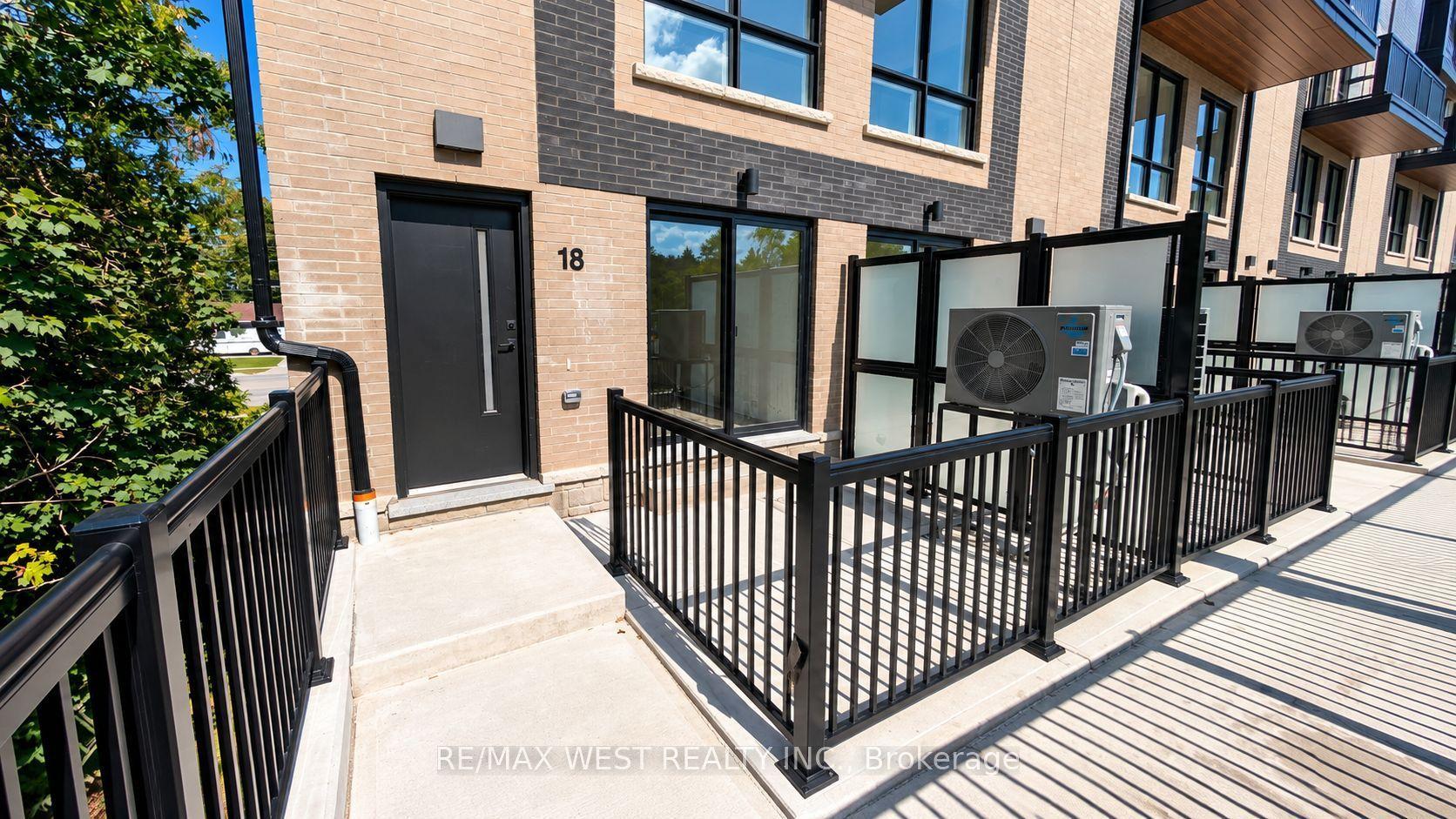 521 Big Bay Point Road 18 #18, Barrie — Condo Town for lease, photo 1