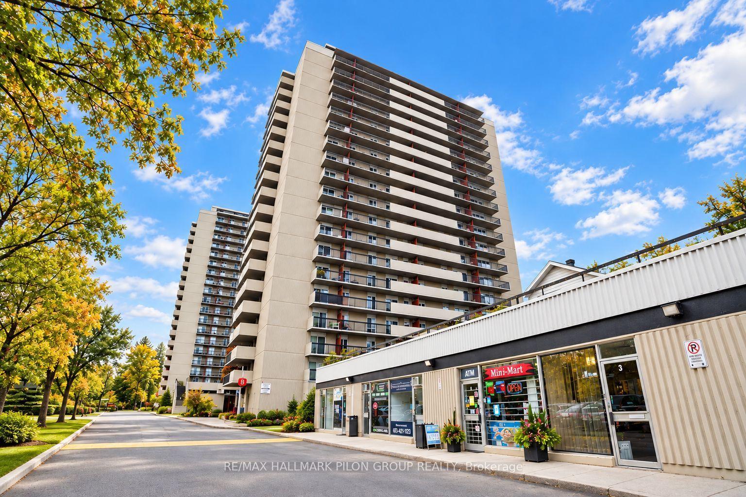 158B Mcarthur Avenue 904 #904, Vanier and Kingsview Park — Condo for lease, photo 1