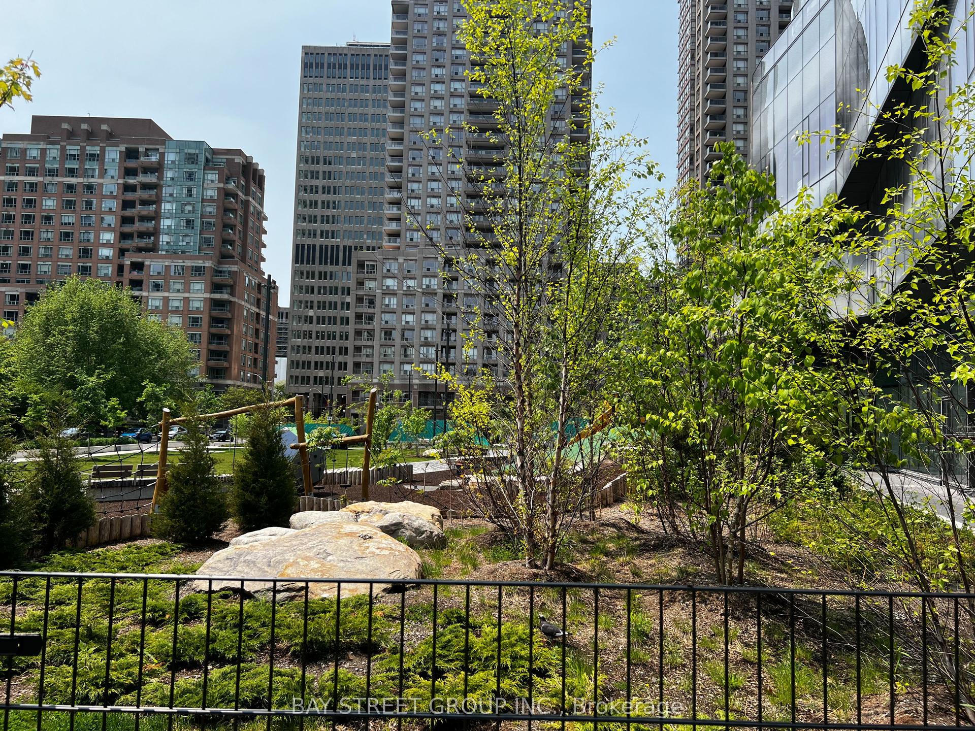 11 Wellesley Street W 4912 #4912, Toronto — Condo for lease, photo 1