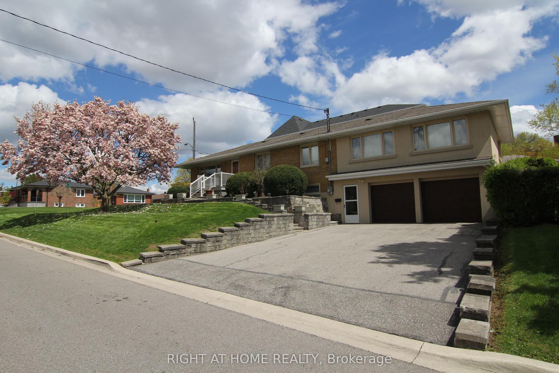 2 Manresa Lane — photo 1