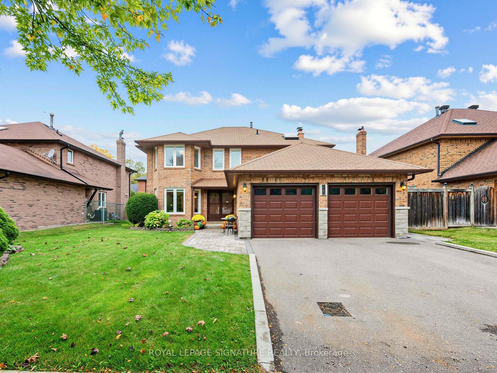 30 Invermarge Drive, Toronto — Detached for sale, photo 1