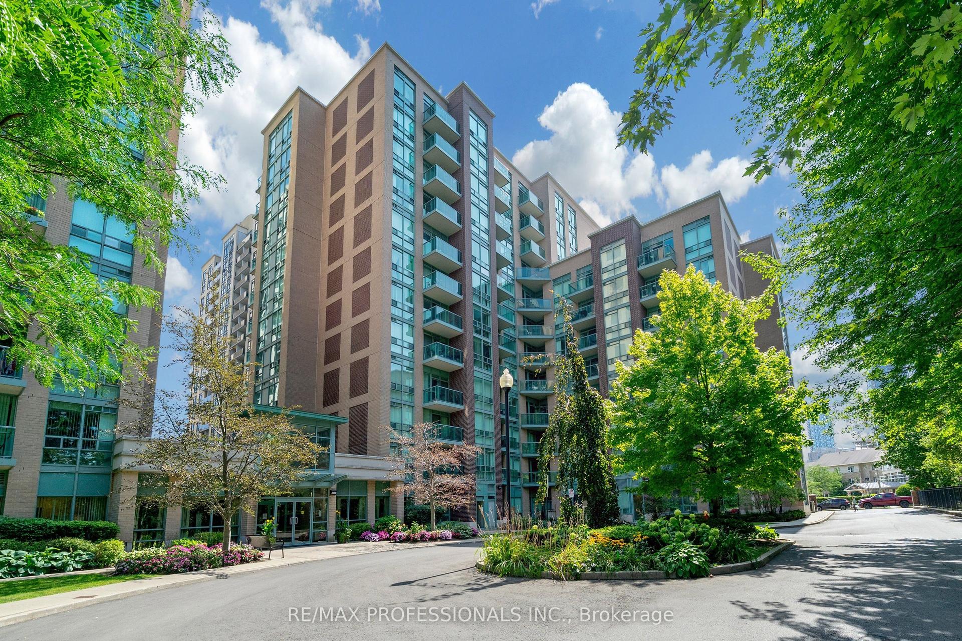 9 Michael Power Place 402 #402, Toronto — Condo for sale, photo 1