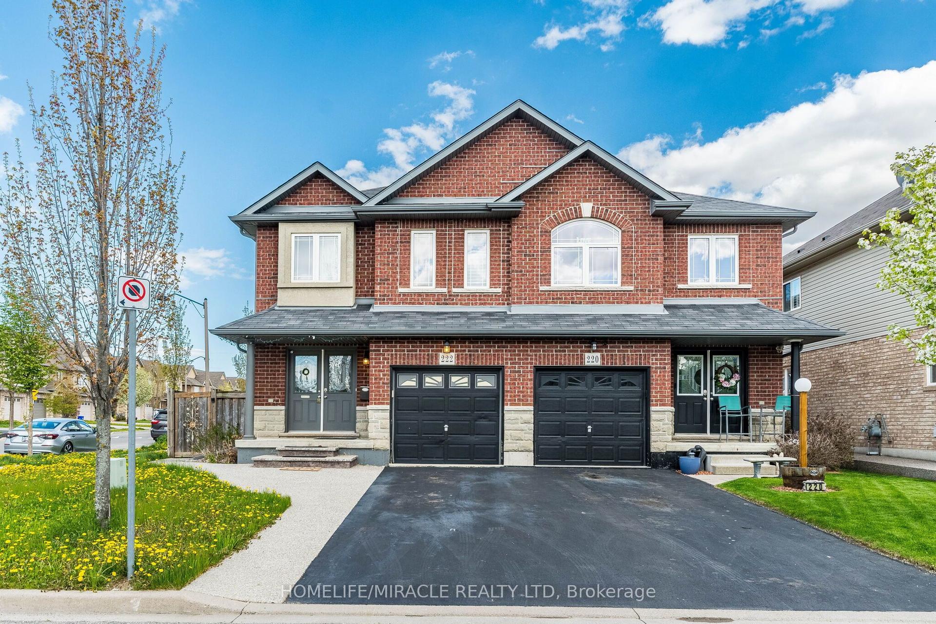 222 Pelech Crescent — photo 1