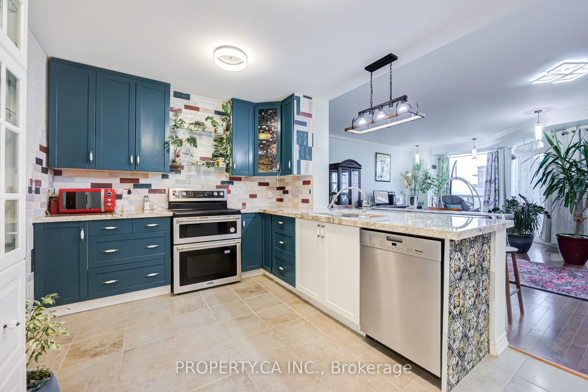 4200 Bathurst Street 701 #701 — photo 1