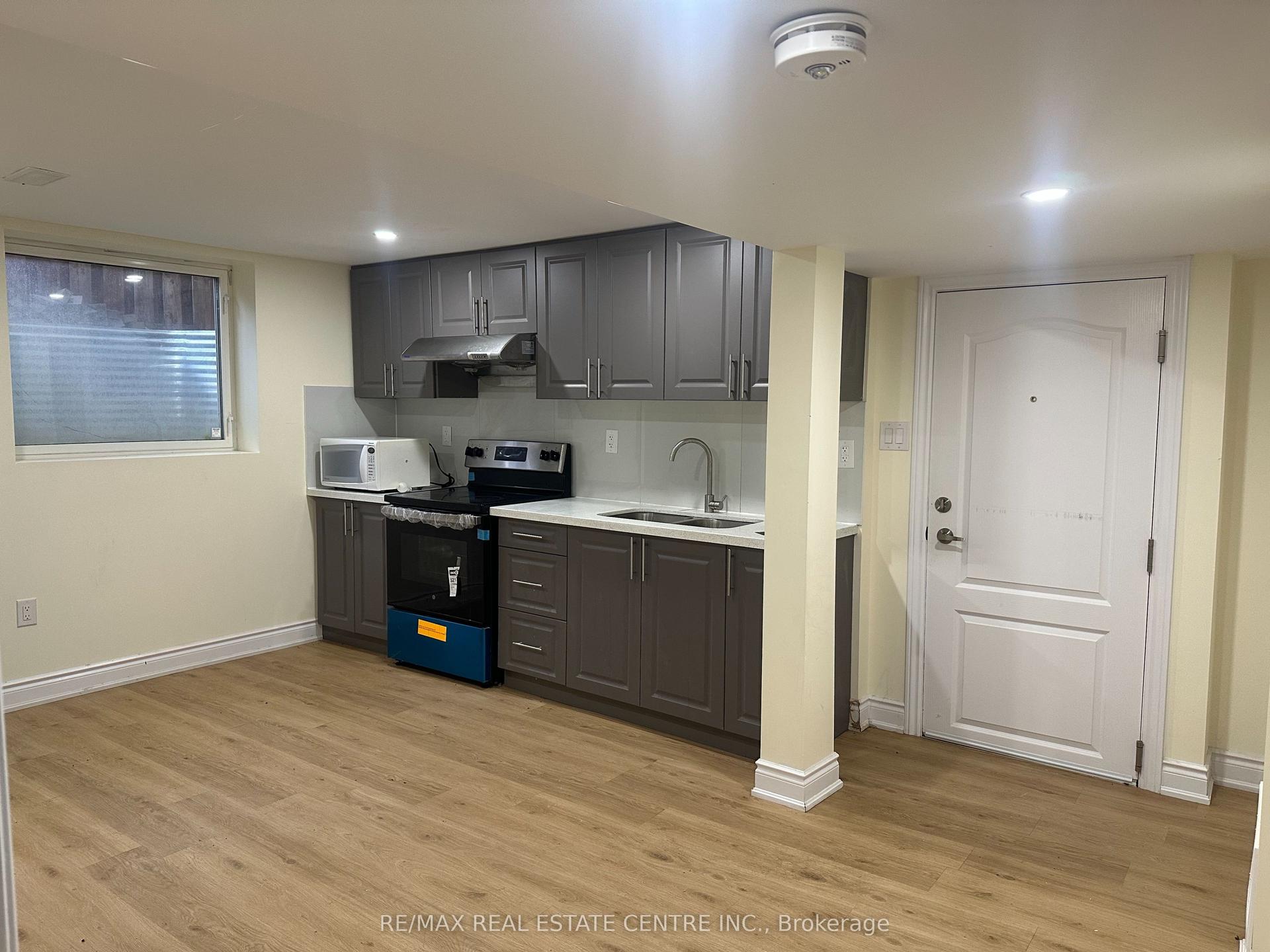 31 Haslemere Avenue, Brampton — Detached for lease, photo 1