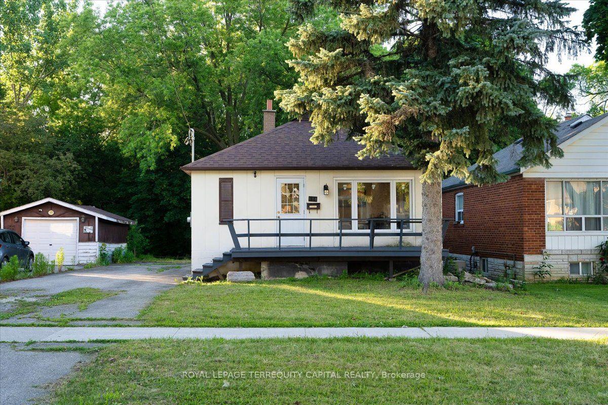 175 Clearbrooke Circle, Toronto — Detached for sale, photo 1