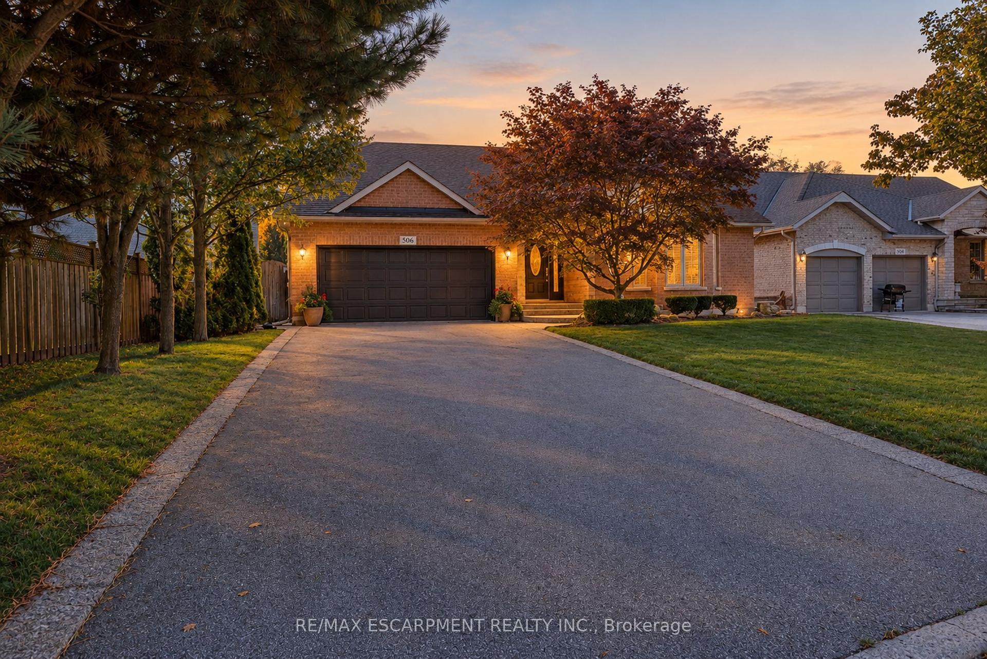 506 Regina Drive, Burlington — Detached for sale, photo 1