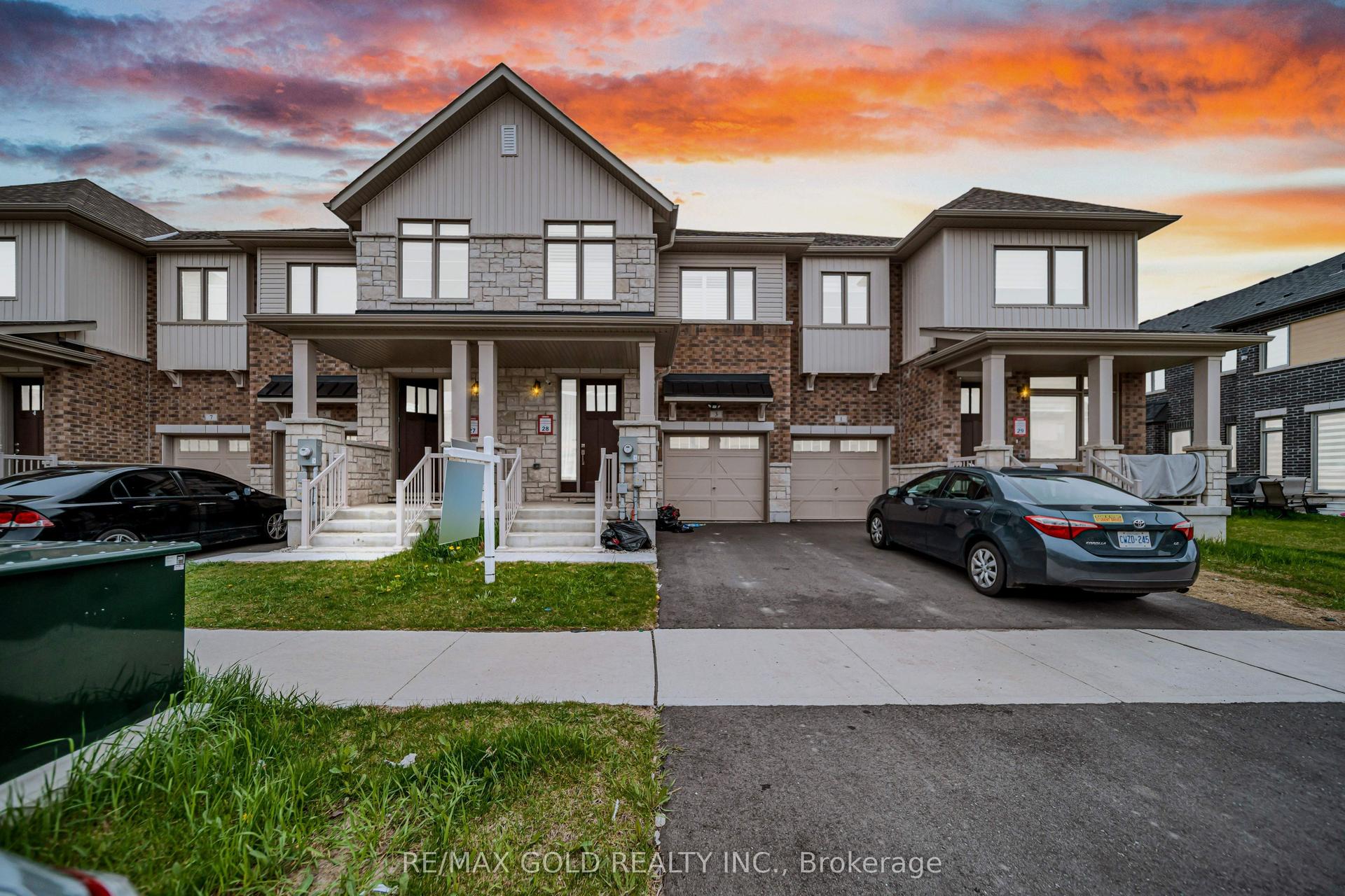 3 Capton Street, Brantford — Townhouse for sale, photo 1