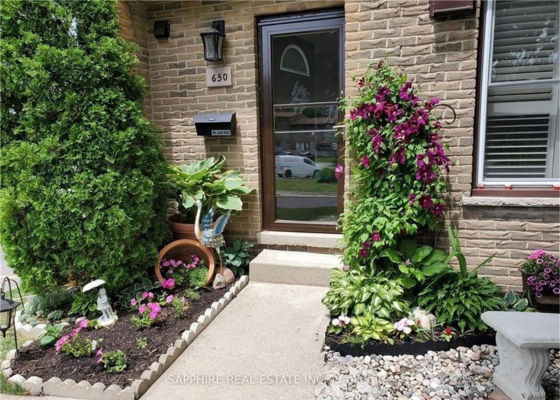 650 WONDERLAND Road S — photo 1
