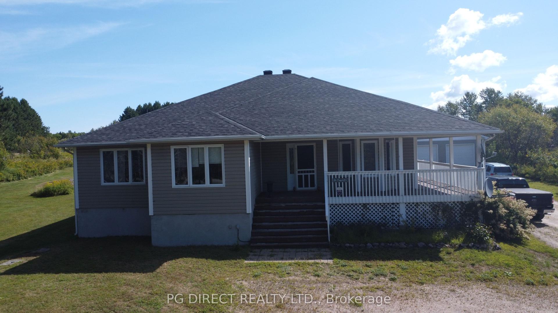 270 Pinecreek Crescent — photo 1