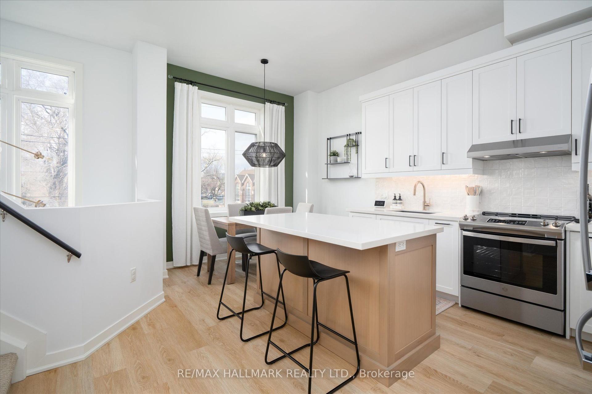 53 Wood Street E — photo 1