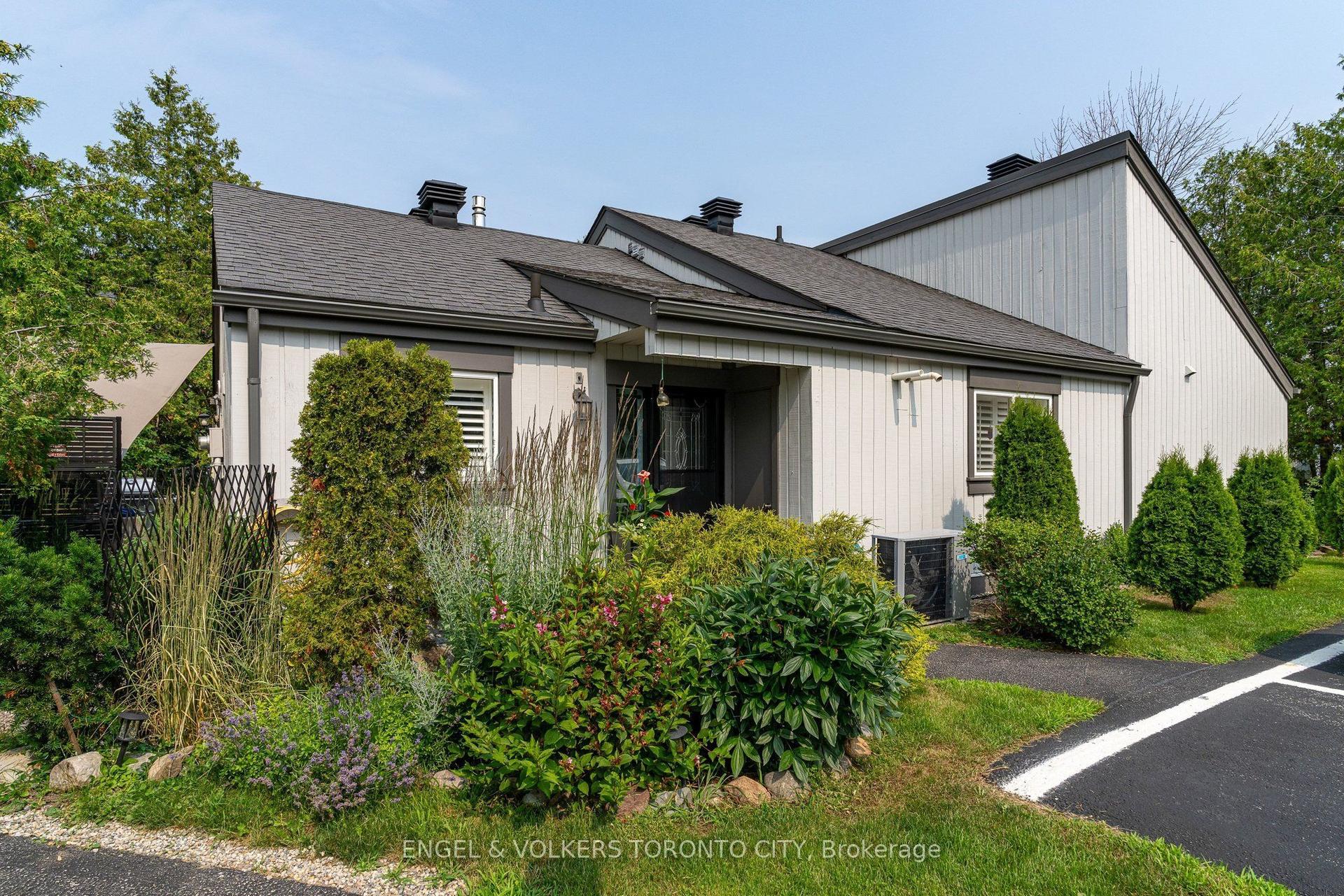 444 Oxbow Crescent, Collingwood — Condo Town for sale, photo 1