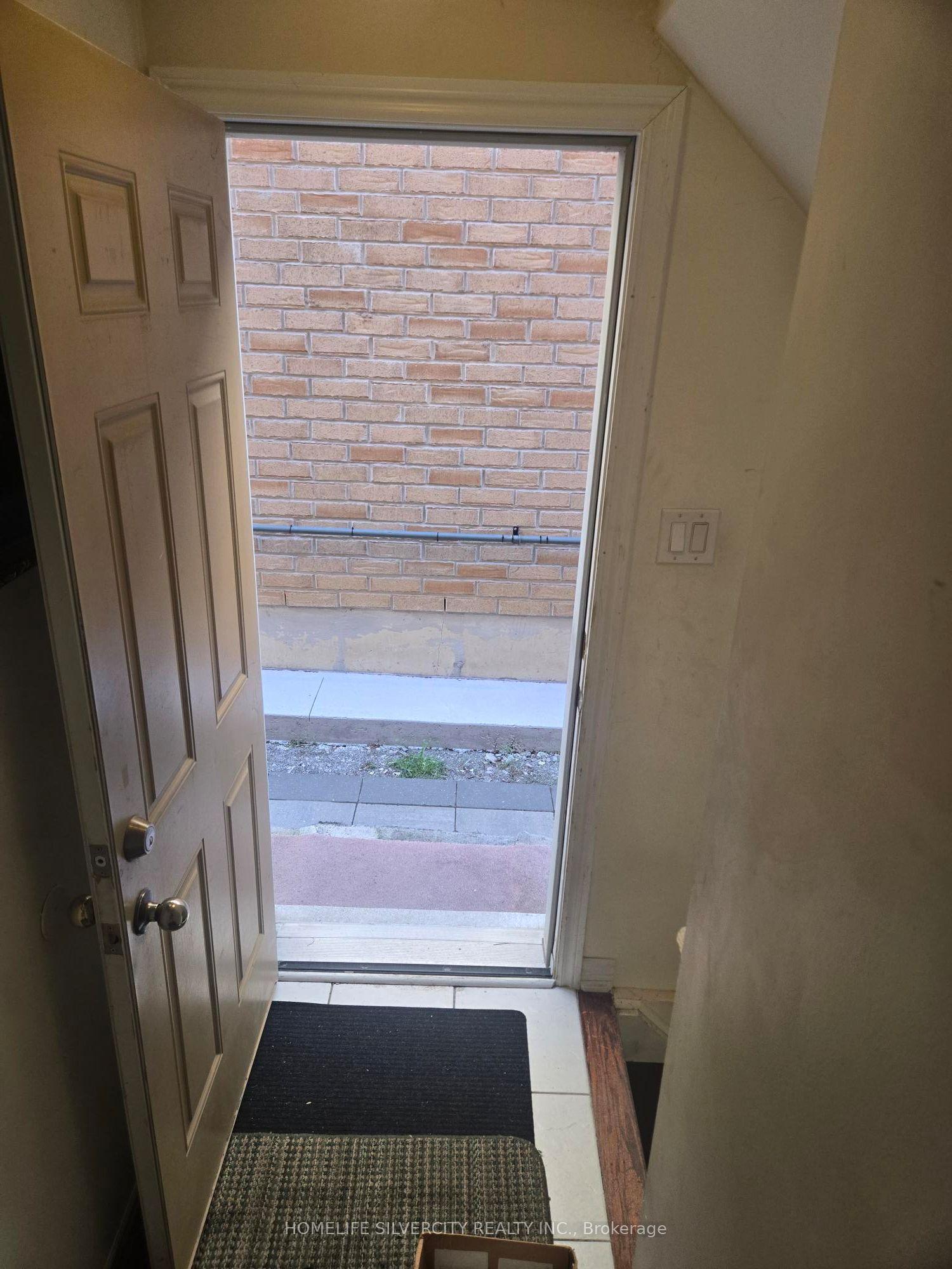 21 Rouge Street — photo 1