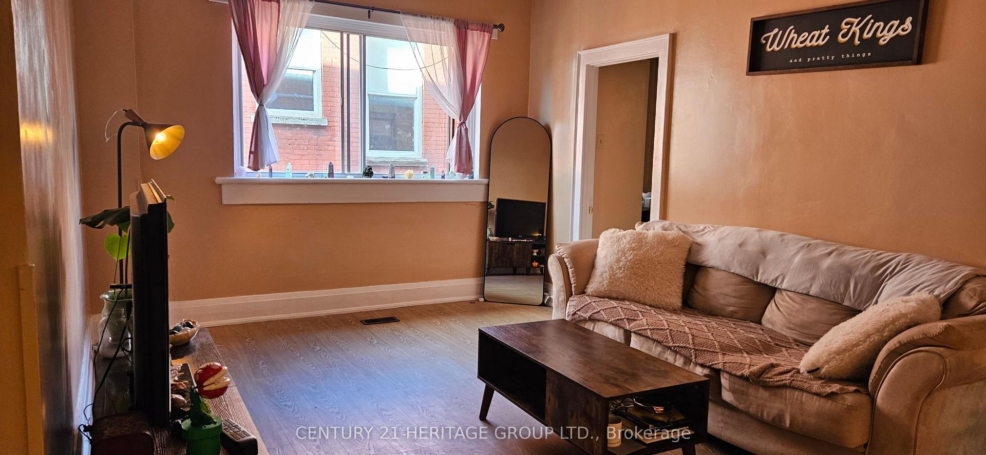 201A Main Street S 4 #4, Newmarket — Multiplex for lease, photo 1