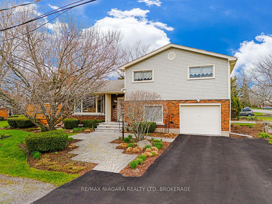 82 Scholfield Avenue — photo 1