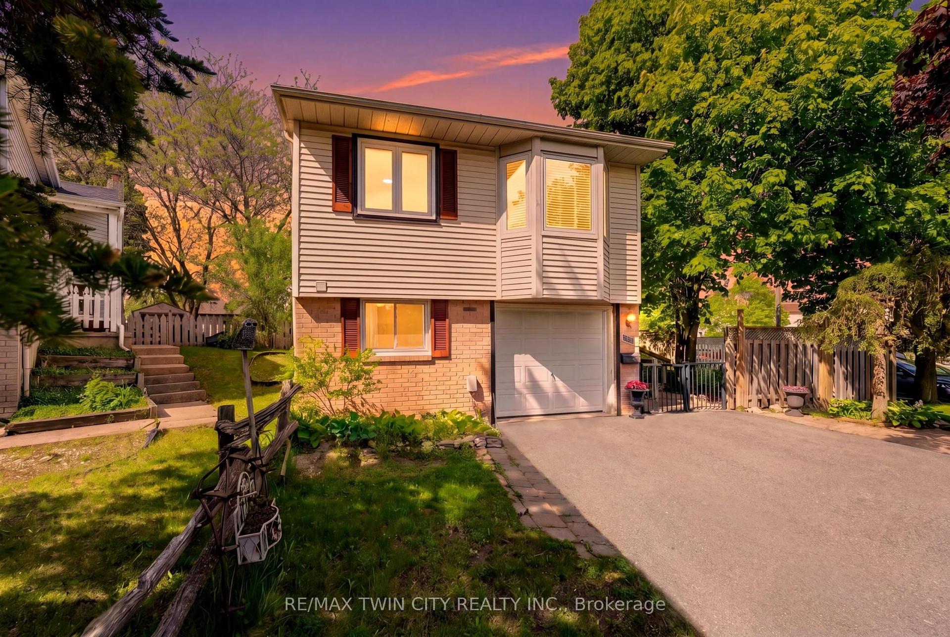 171 Herron Place — photo 1