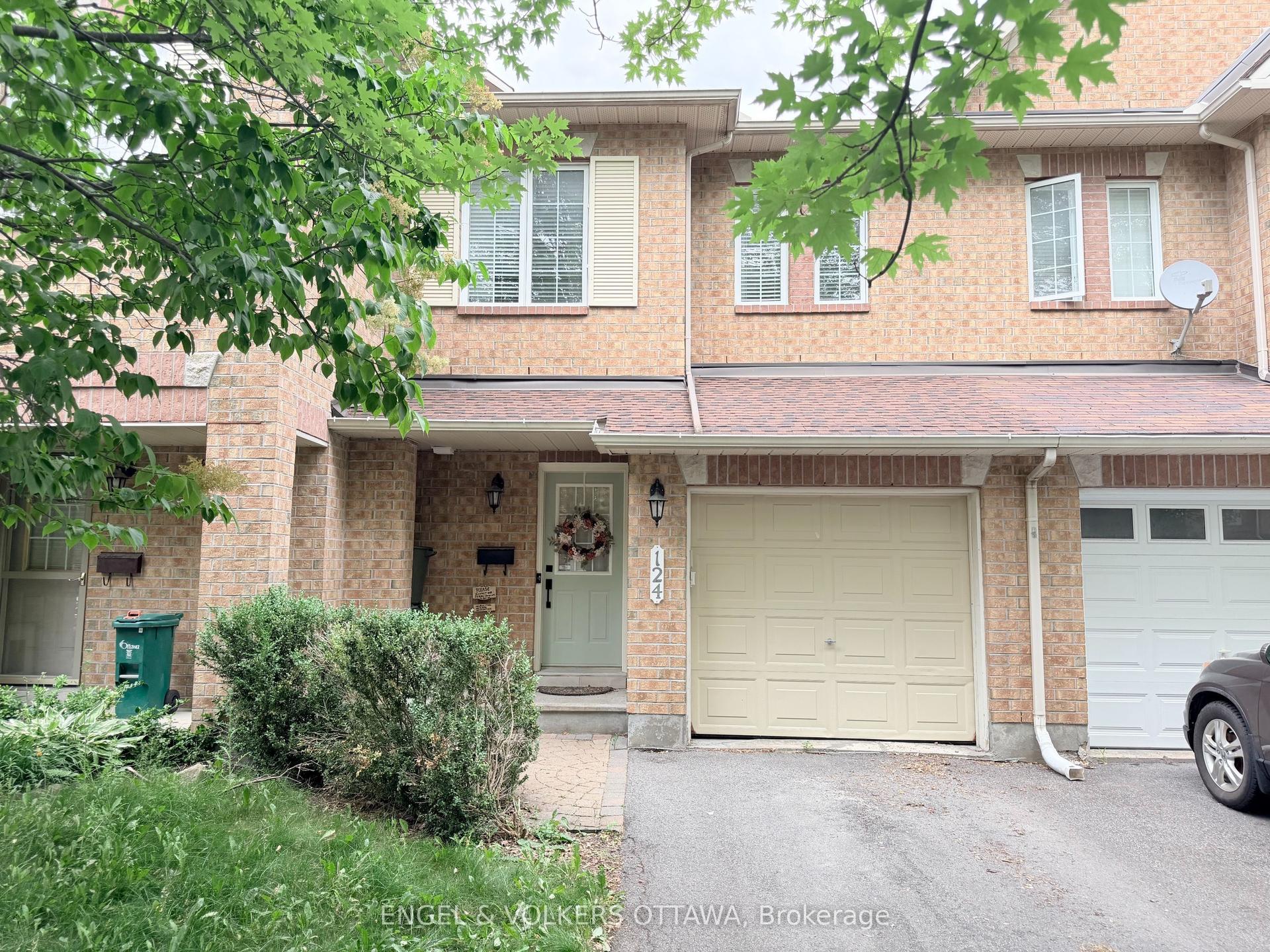 124 Landover Crescent, Kanata — Townhouse for lease, photo 1