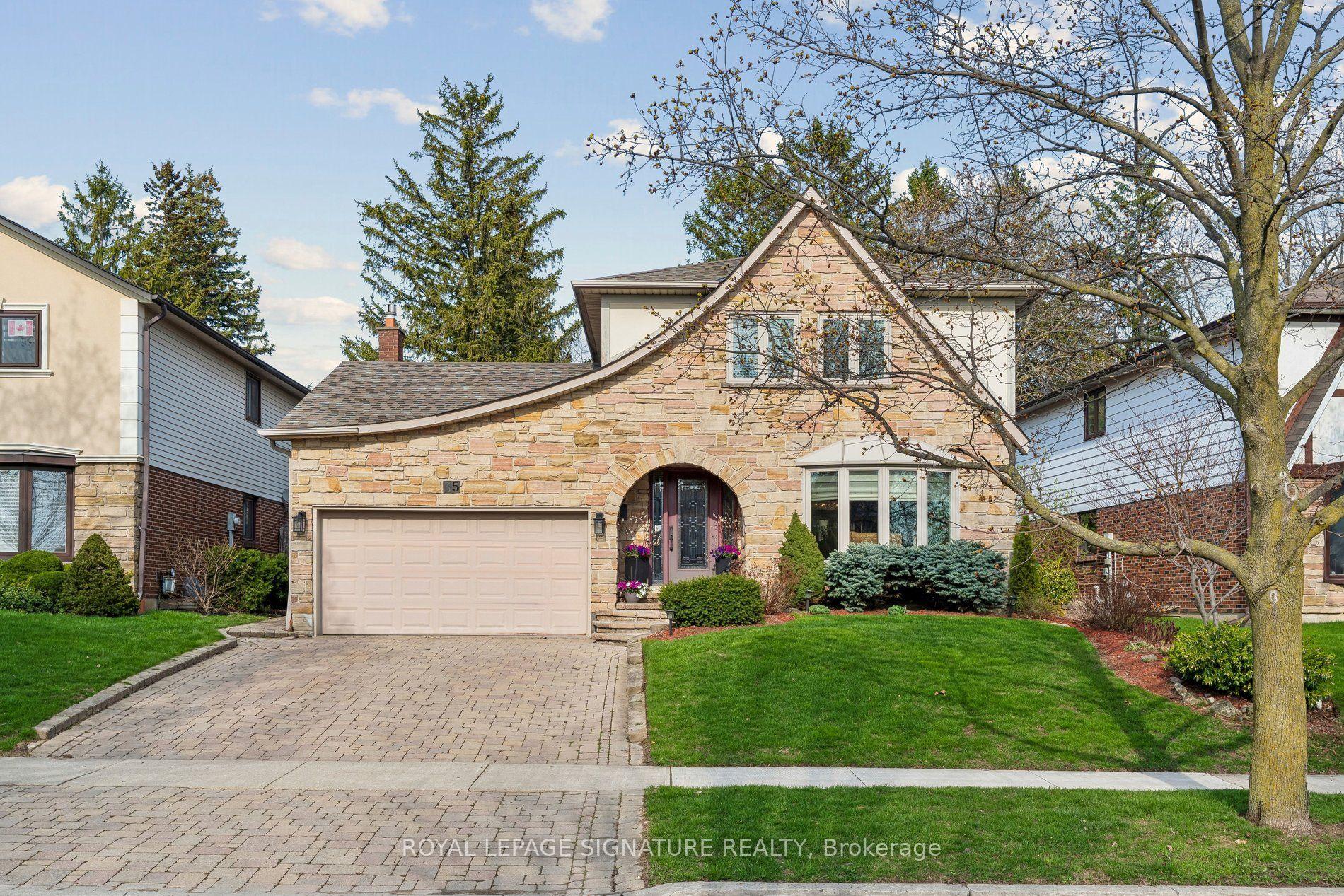 35 Ranchdale Crescent — photo 1