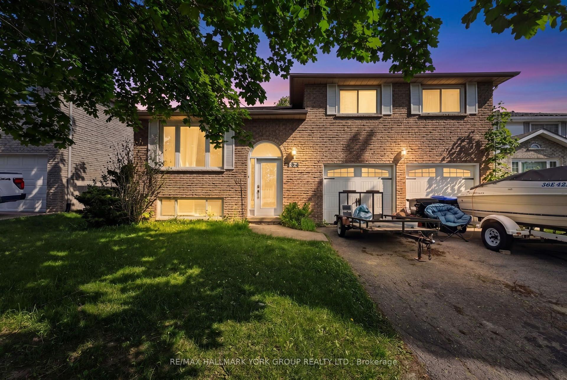134 Crown Crescent — photo 1
