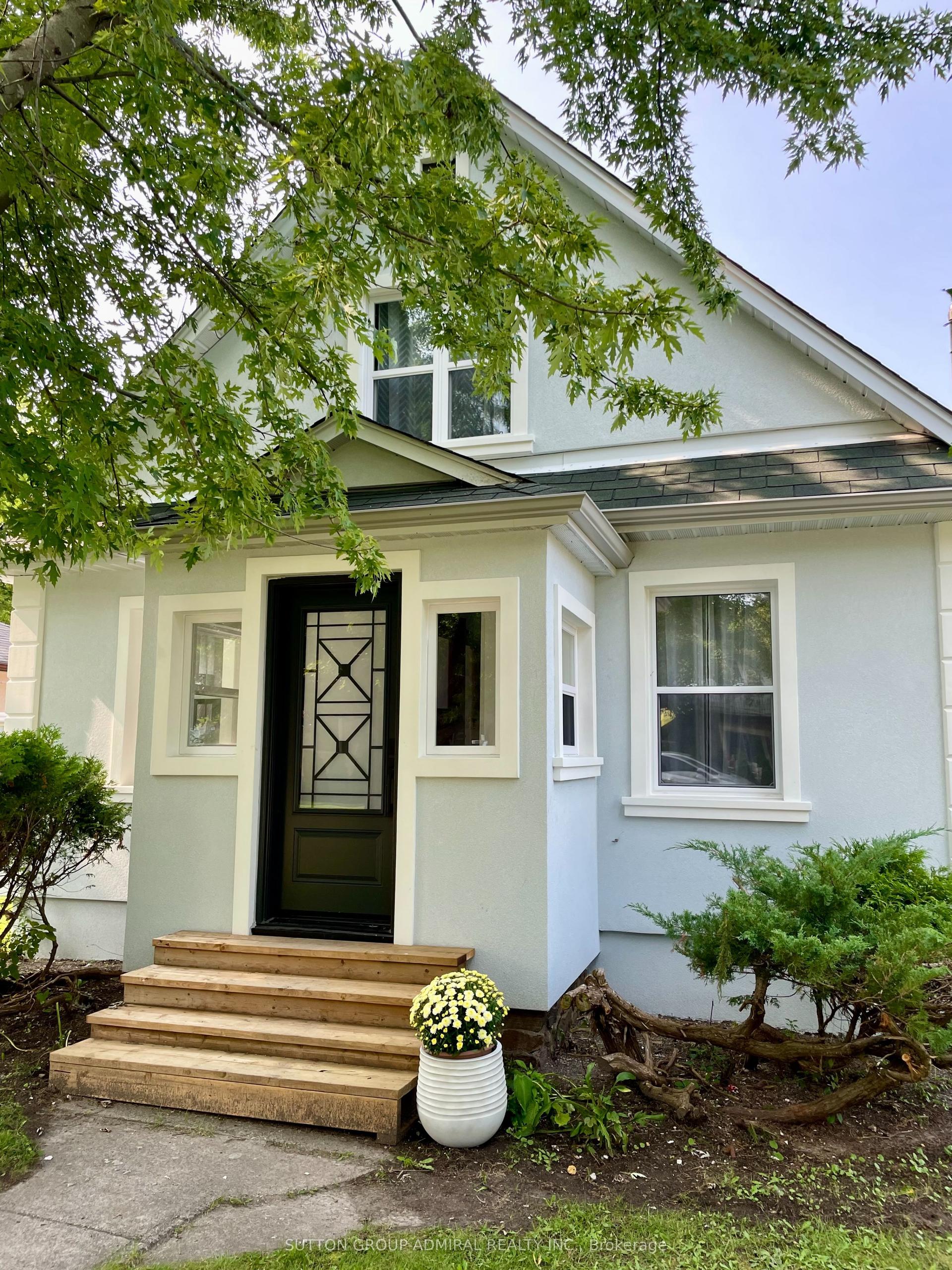 8 South Street W — photo 1