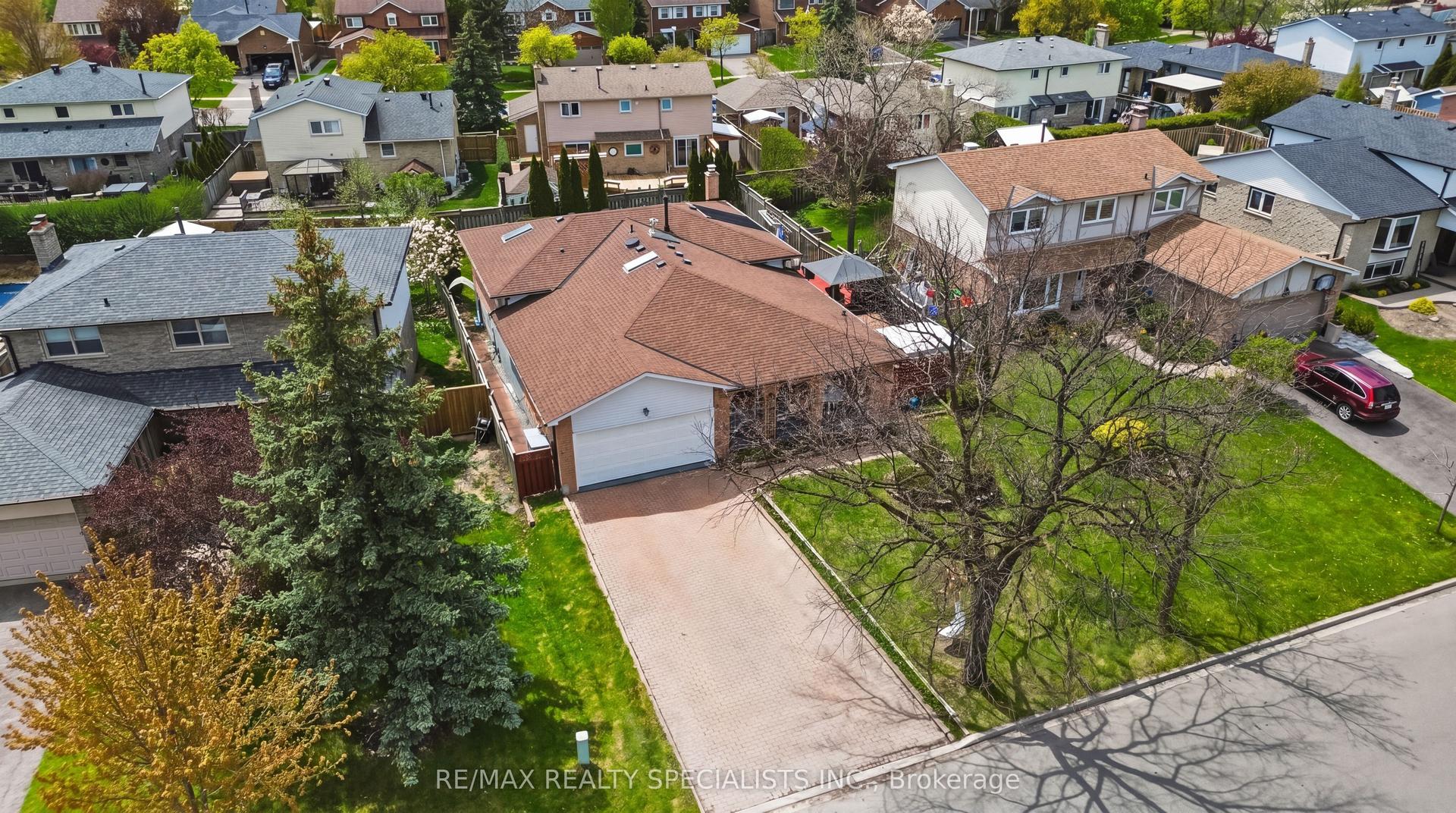 817 Syer Drive — photo 1