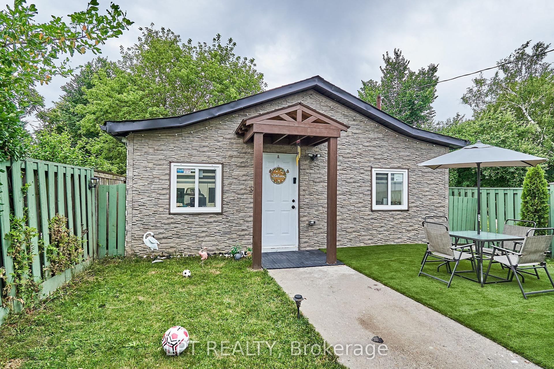 15 Knights Road, Oshawa — Detached for lease, photo 1
