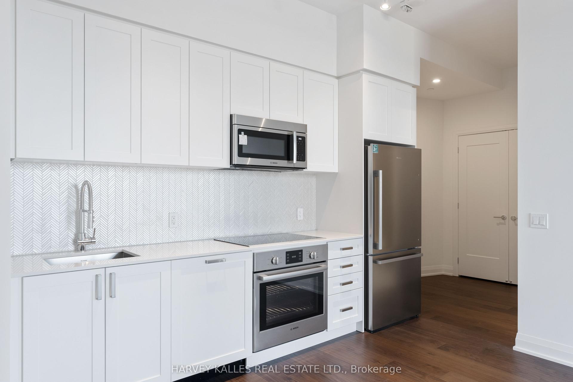 293 The Kingsway N/A 707 #707 — photo 1