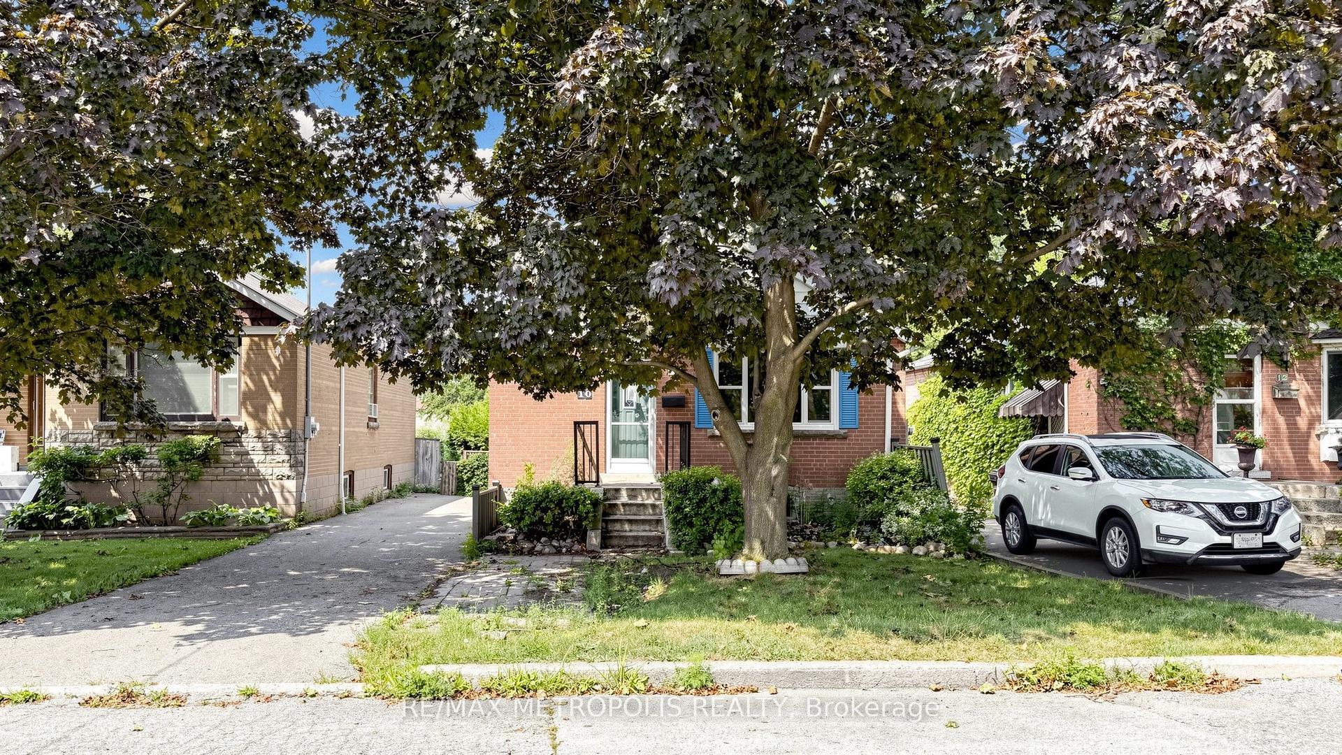 10 Davidson Avenue, Toronto — Detached for sale, photo 1