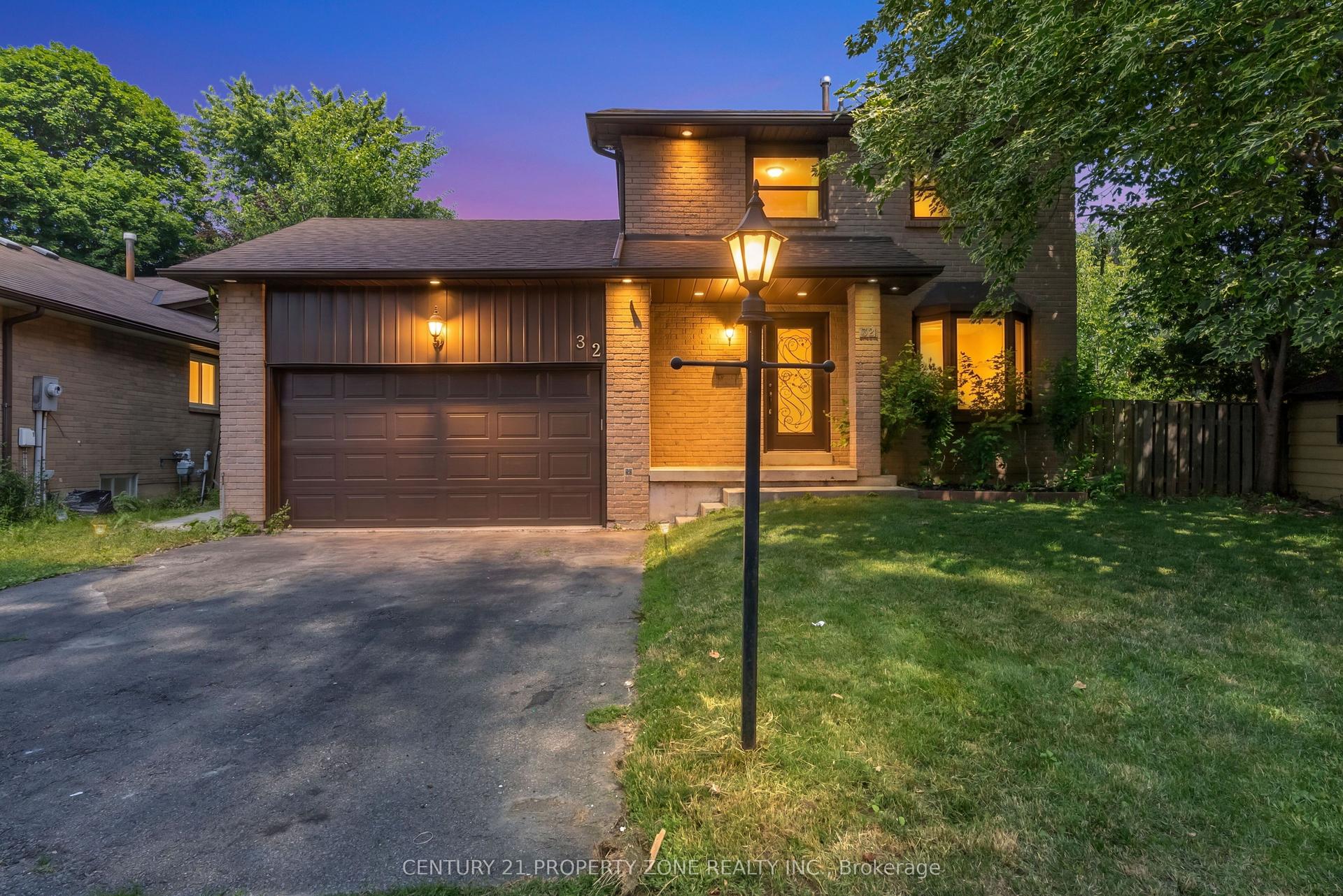 32 Archibald Street, Brampton — Detached for sale, photo 1